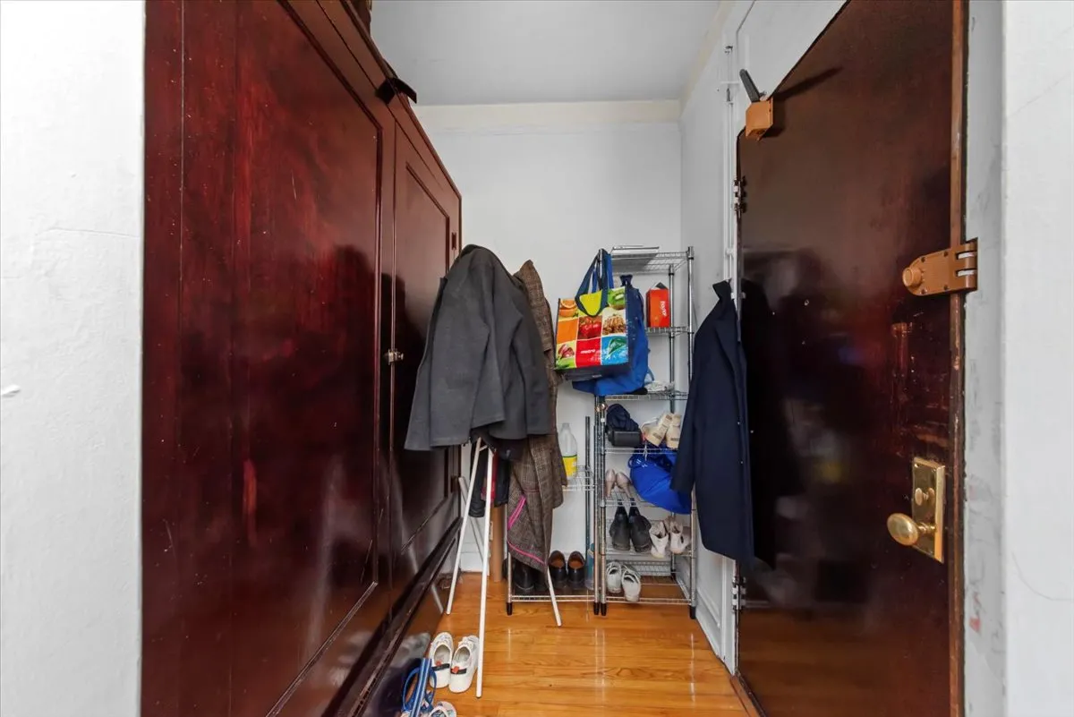 5704 S Harper Ave, ,  60637, USA 60637-unit#404-Chicago-IL