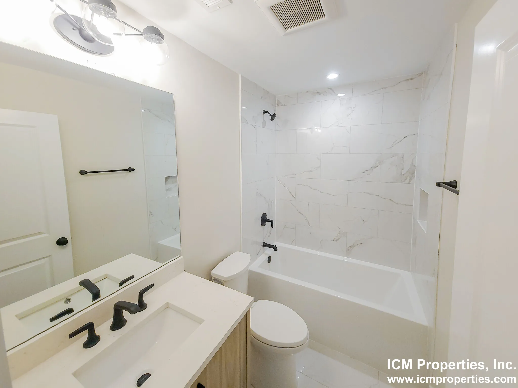 2015 W Ainslie St, ,  60625, USA 60625-unit#4857S-1-Chicago-IL