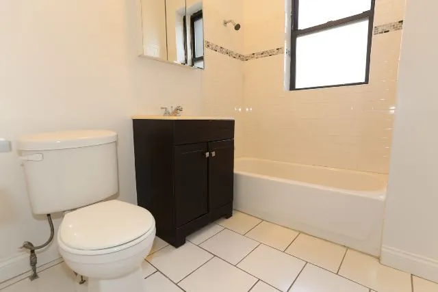 825 W Waveland Ave, ,  60613, USA 60613-unit#2S-Chicago-IL