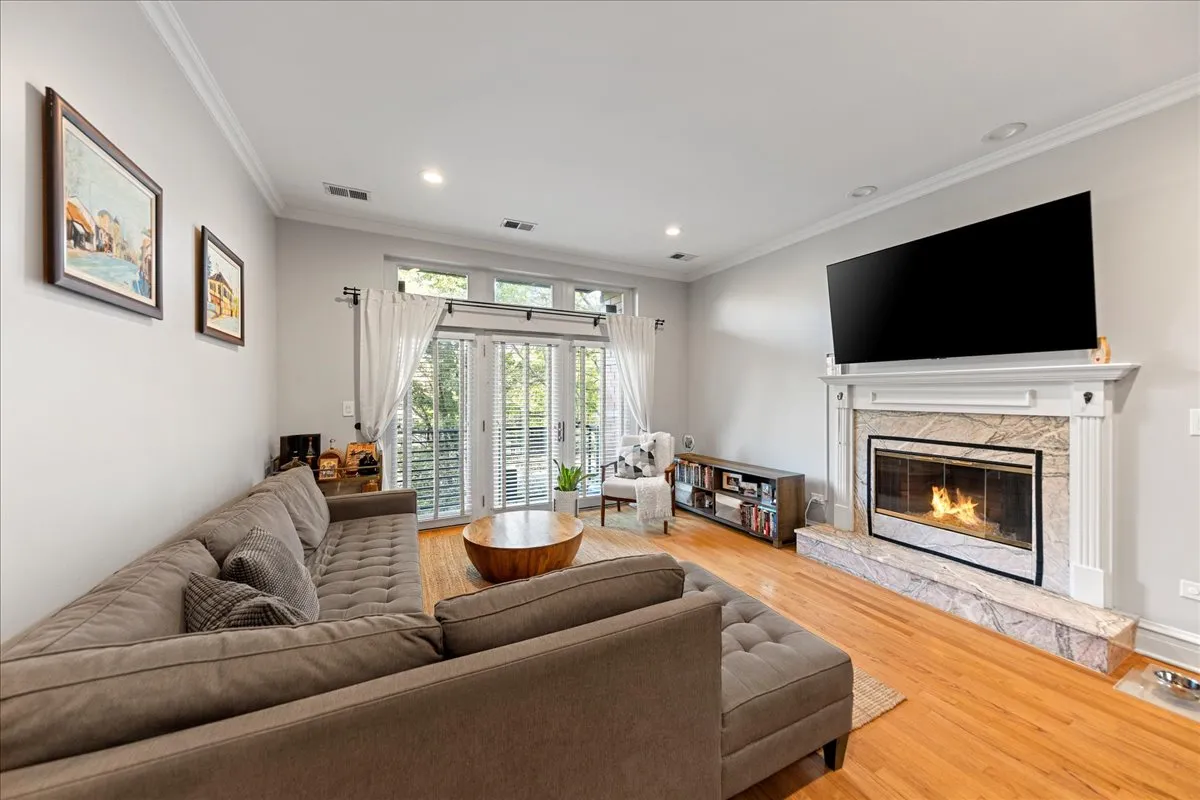 4226 N Ashland Ave, , 60613, USA 60613-unit#3A-Chicago-IL