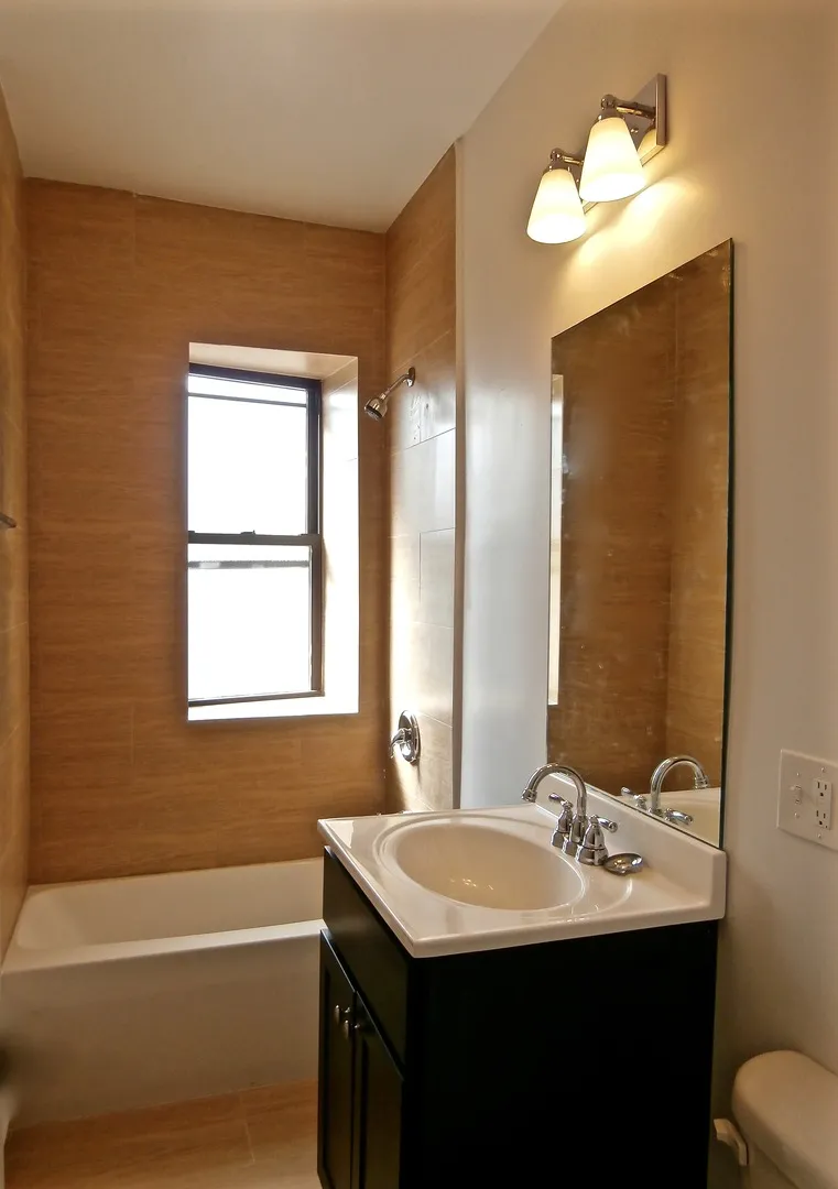 6703 N Clark St, , 60626, USA 60626-unit#3N-Chicago-IL