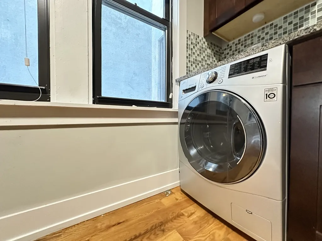 811 Elm St, Winnetka,  60093, USA 60093-unit#209-Chicago-IL