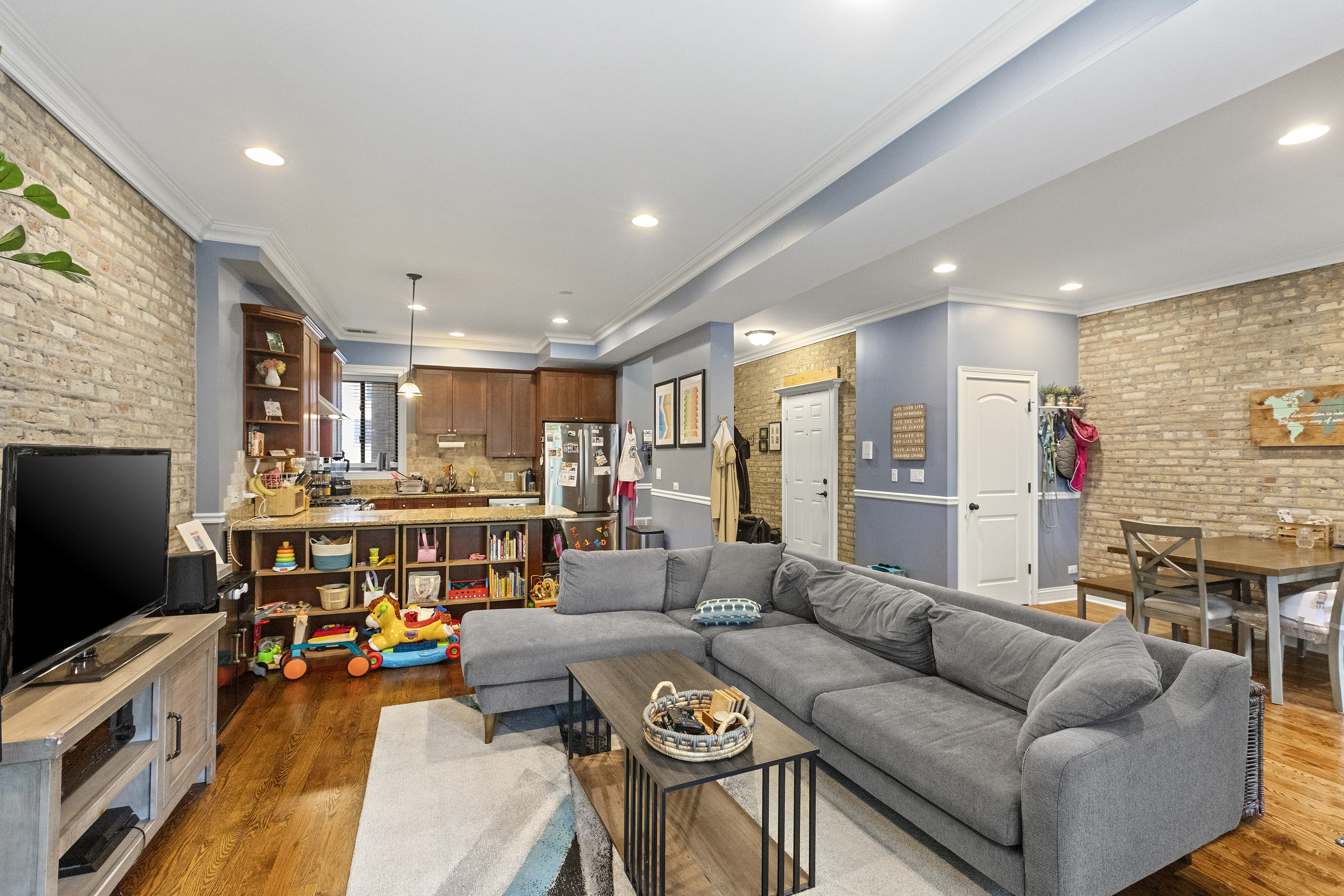 5219 N Winthrop Ave, ,  60640, USA 60640-unit#2N-Chicago-IL