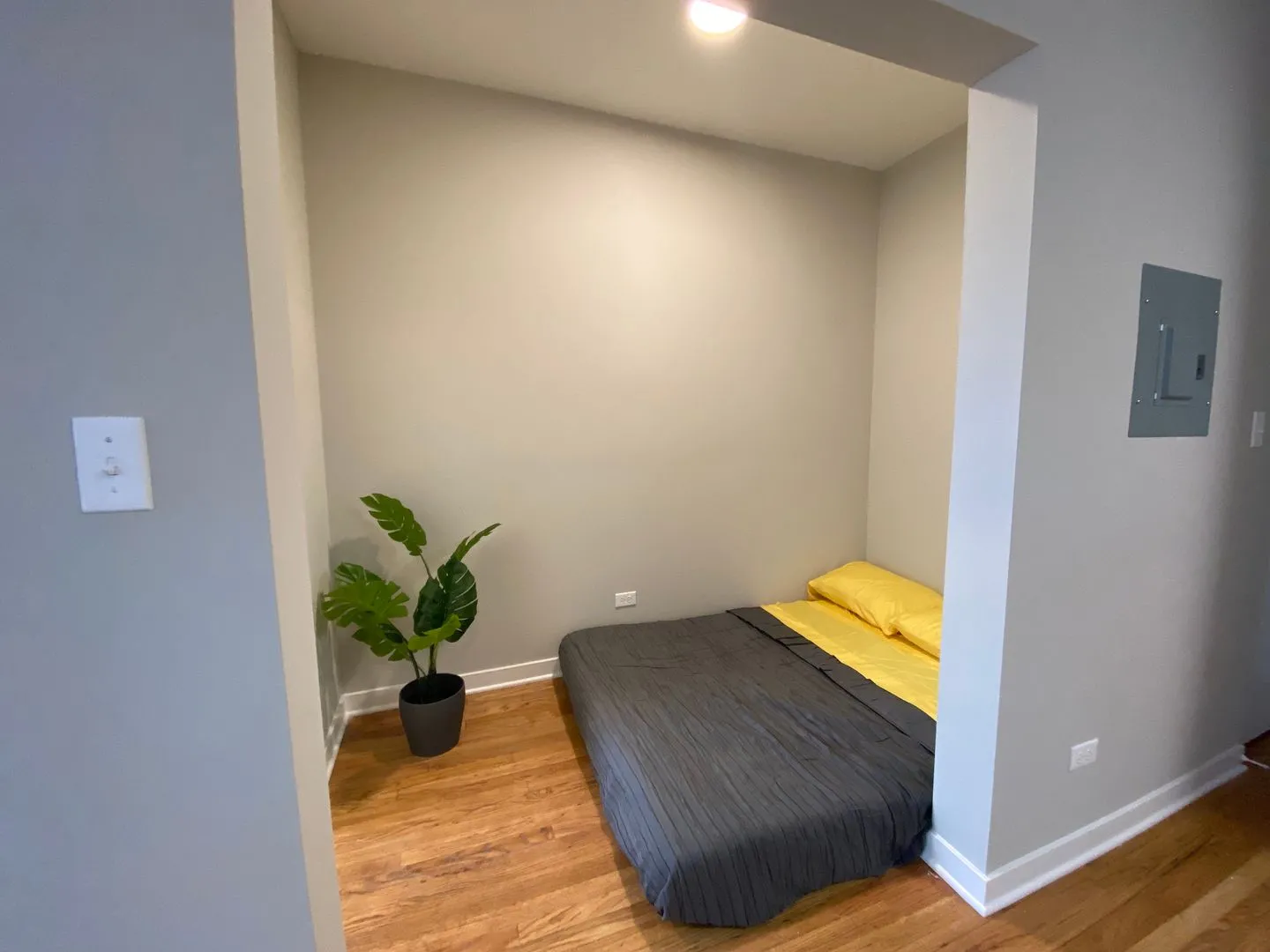 3250 N Pulaski Rd, , 60641, USA 60641-unit#211-Chicago-IL
