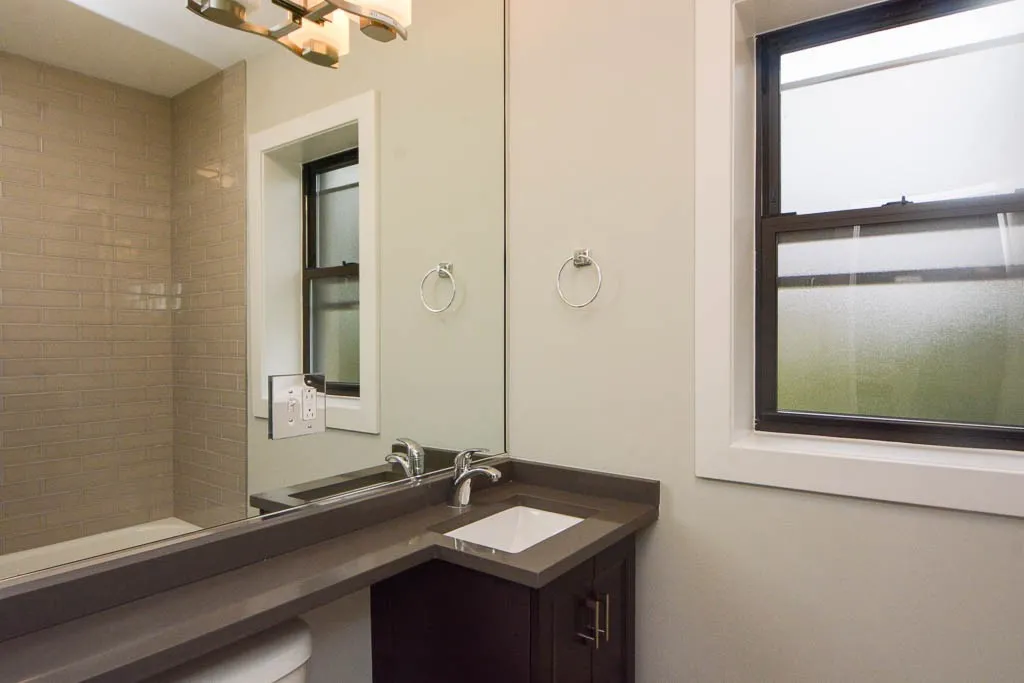 707 W Brompton Ave, ,  60657, USA 60657-unit#33-Chicago-IL