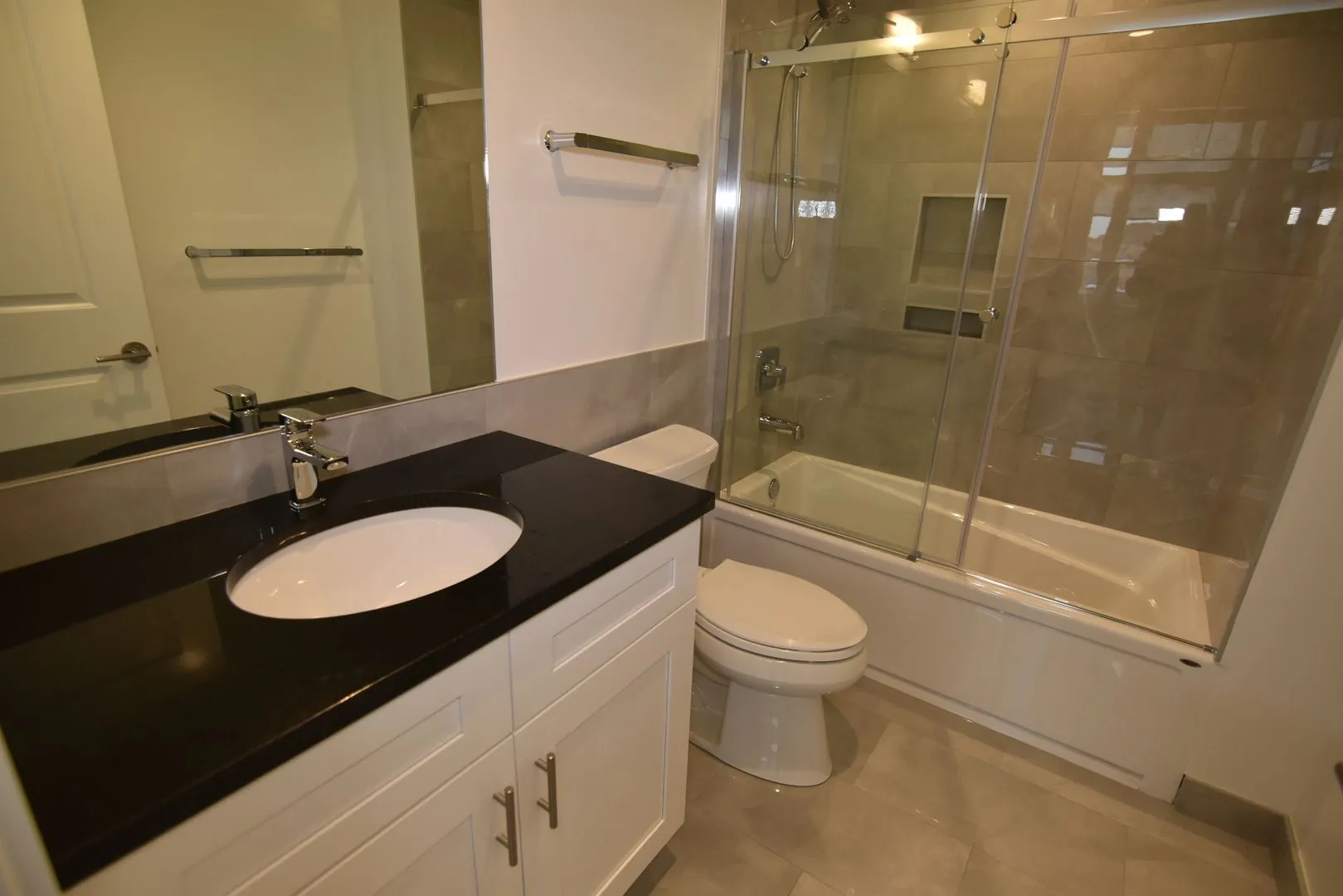 N Broadway, , , USA IL-unit#3833-722-Chicago-IL