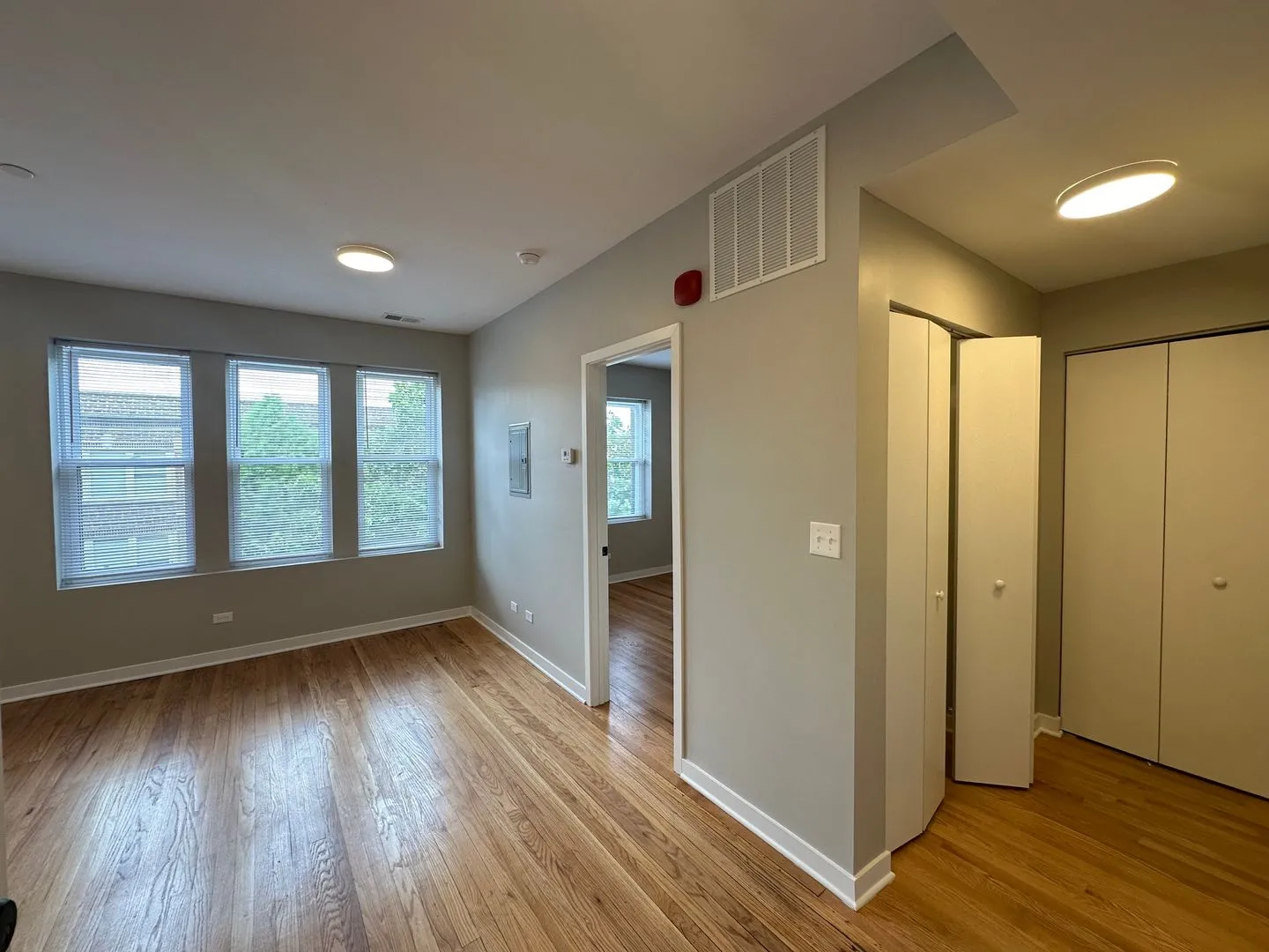 3055 W Leland Ave, , 60625, USA 60625-unit#205-Chicago-IL