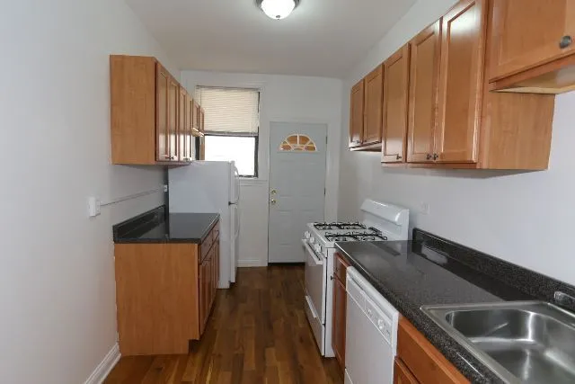 825 W Waveland Ave, ,  60613, USA 60613-unit#2S-Chicago-IL