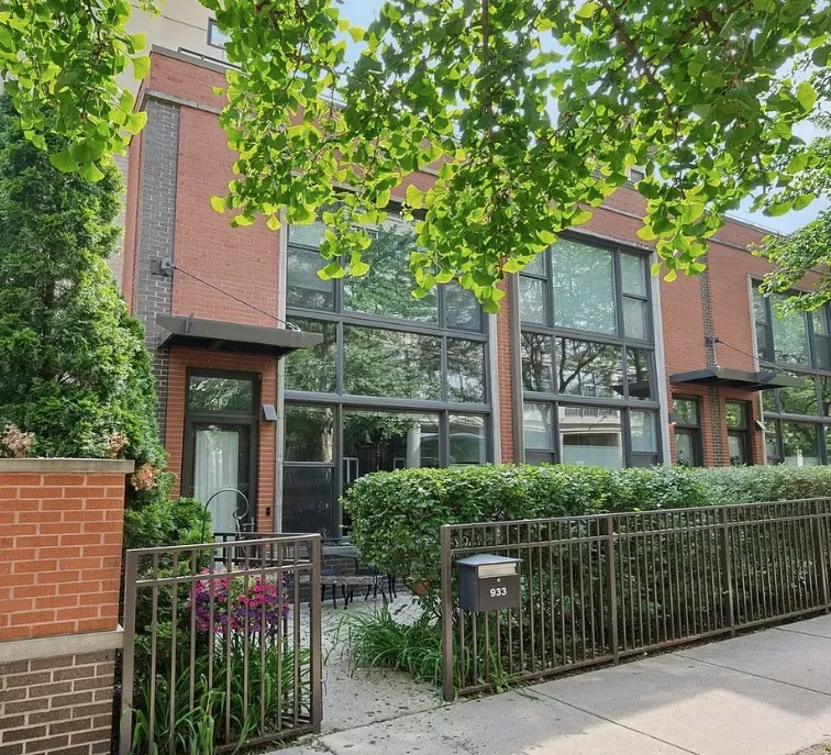 945 N Howe St, , 60610, USA 60610-unit#H-Chicago-IL