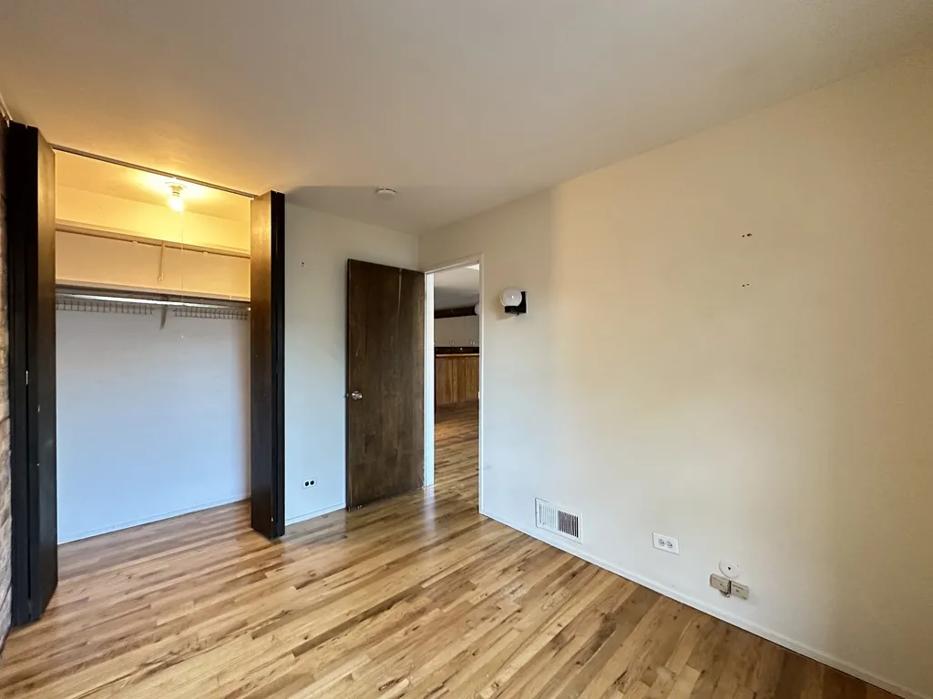 604 W Surf St, ,  60657, USA 60657-unit#3-Chicago-IL