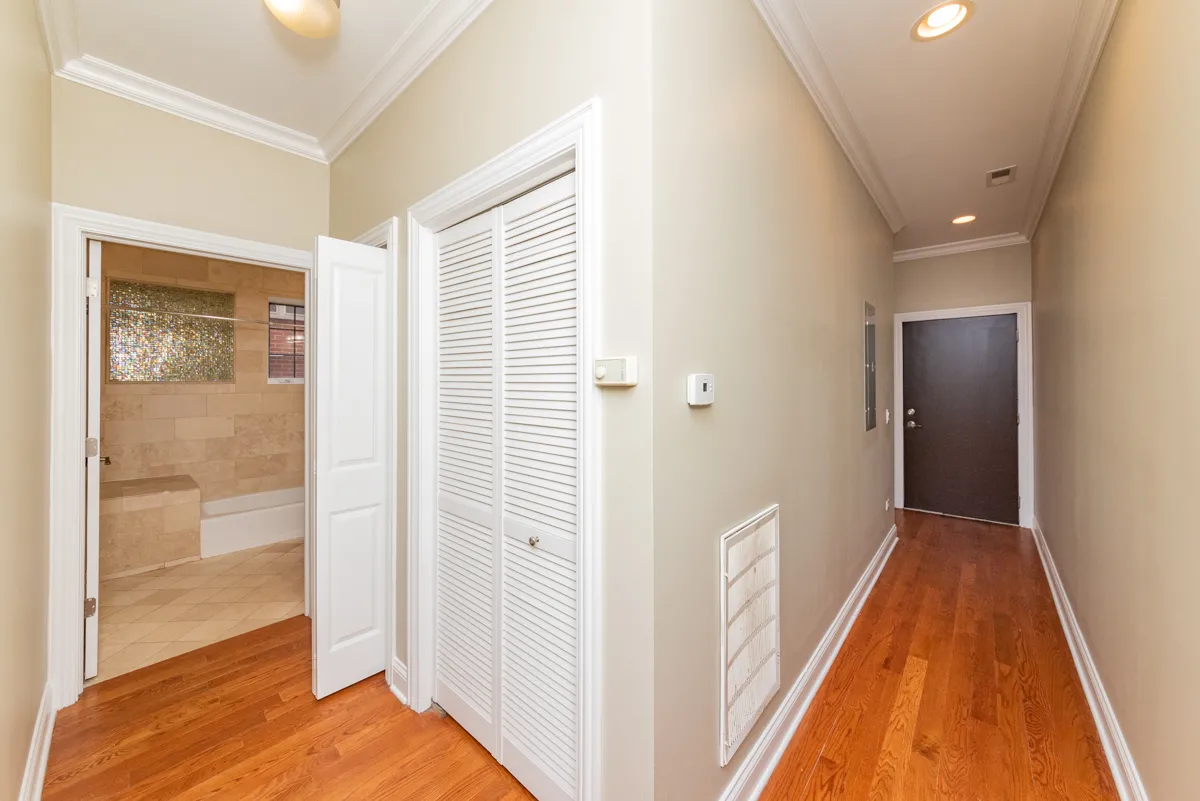 6217 S Kimbark Ave, ,  60637, USA 60637-unit#3S-Chicago-IL