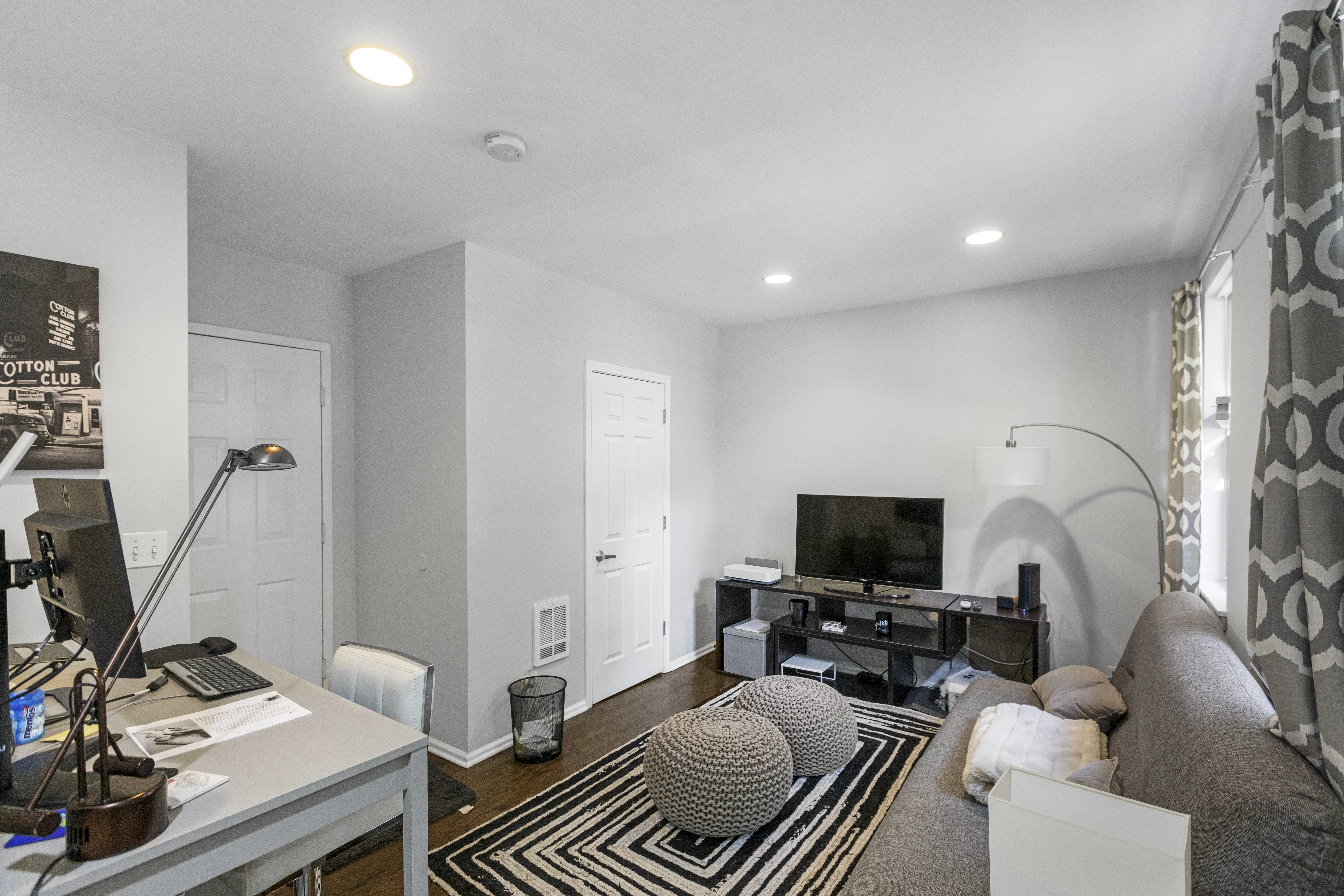 720 W Evergreen Ave, ,  60610, USA 60610-Chicago-IL