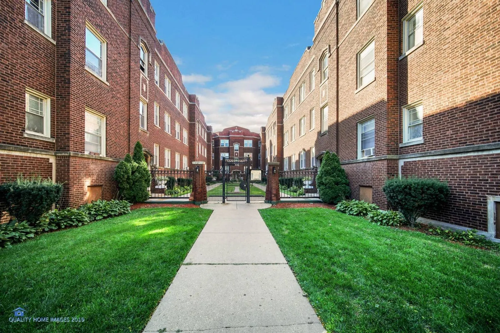 1337 W Touhy Ave, , 60626, USA 60626-unit#3N-Chicago-IL
