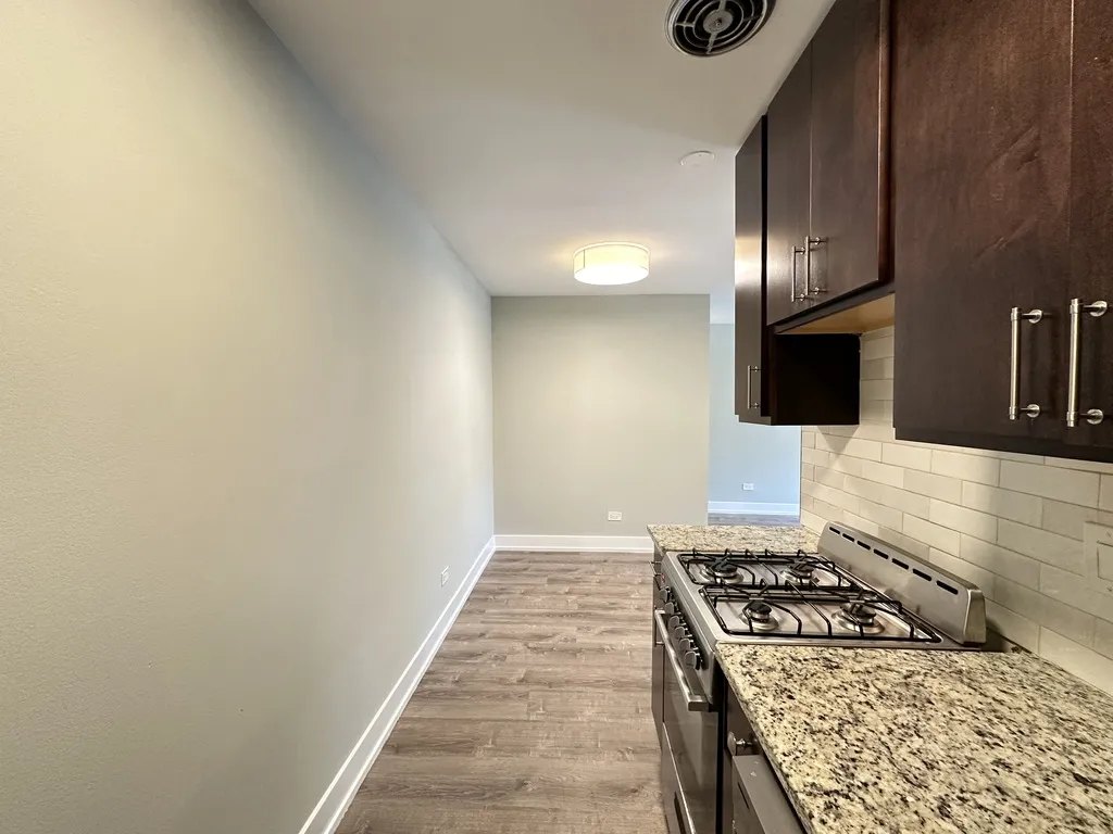 445 W Barry Ave, , 60657, USA 60657-unit#222-Chicago-IL