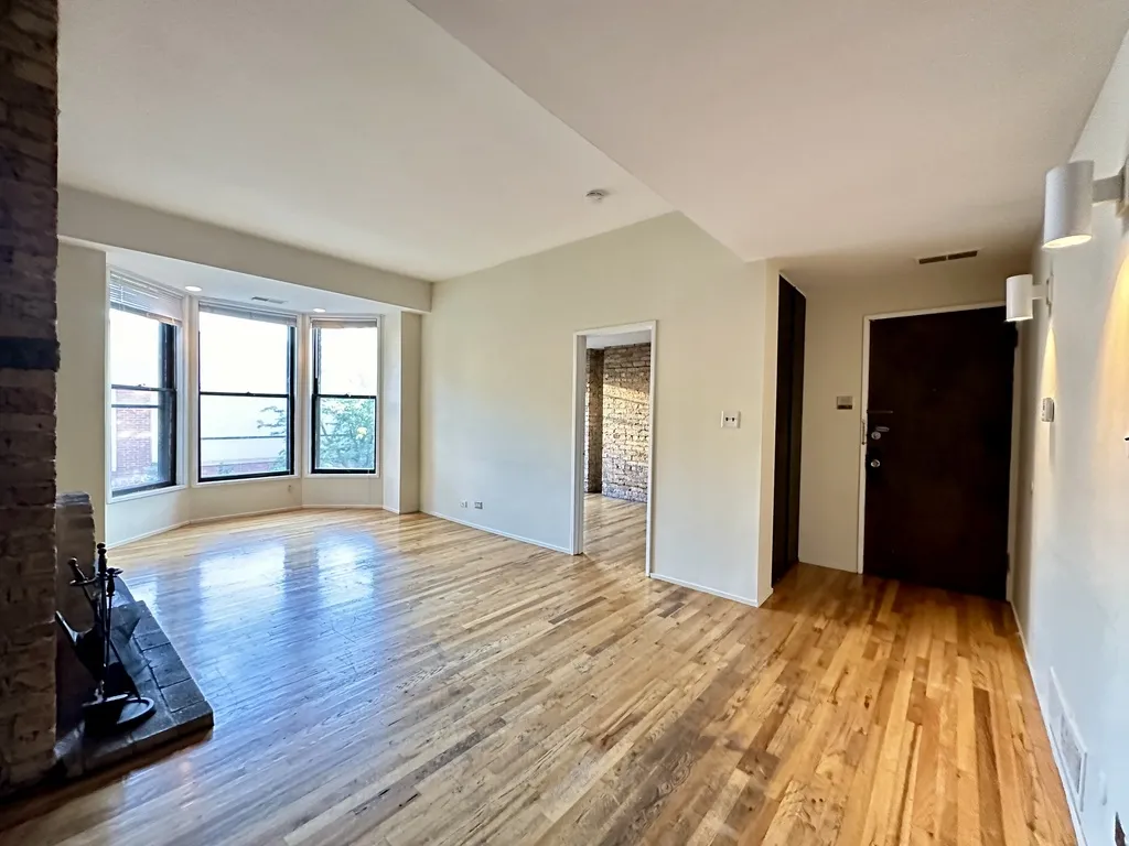 604 W Surf St, ,  60657, USA 60657-unit#3-Chicago-IL