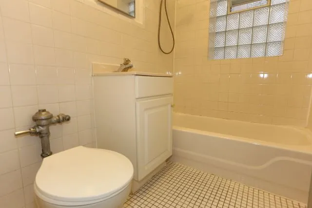 425 W Roscoe St, ,  60657, USA 60657-unit#201-Chicago-IL