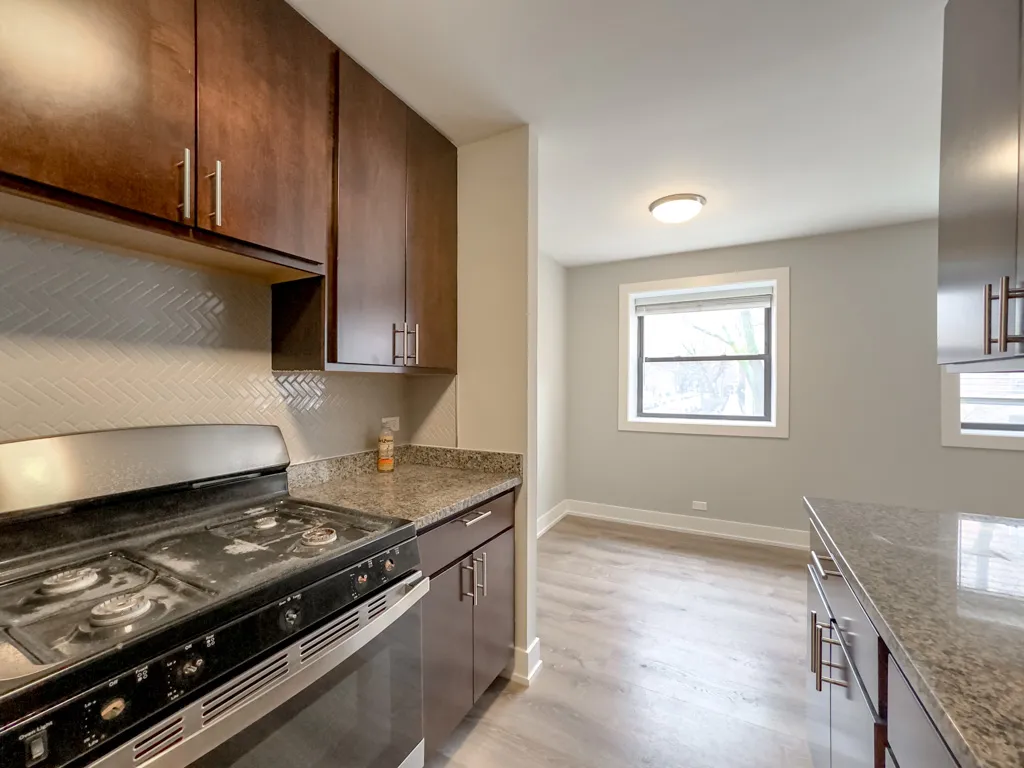 530 W Surf St, ,  60657, USA 60657-unit#202-Chicago-IL