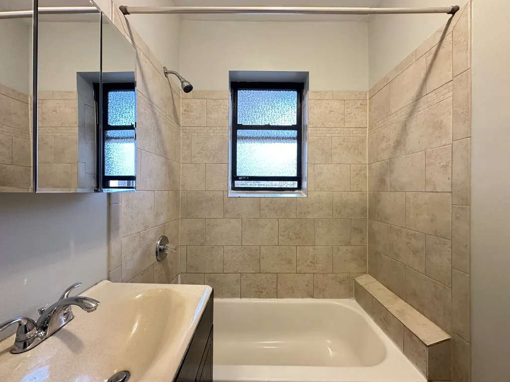 4419 N Wolcott Ave, ,  60640, USA 60640-unit#3B-Chicago-IL