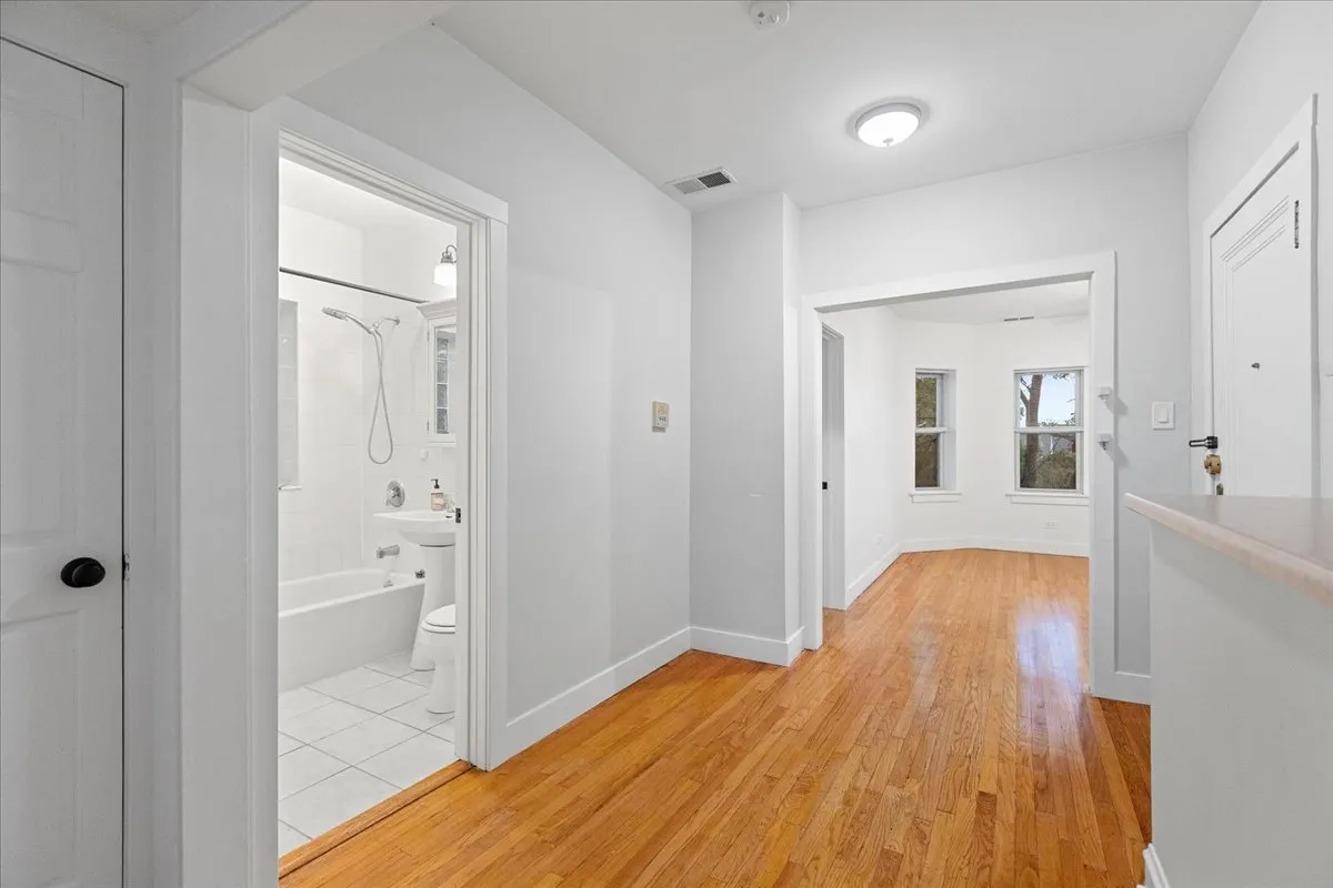 4055 N Spaulding Ave, ,  60618, USA 60618-unit#3-Chicago-IL