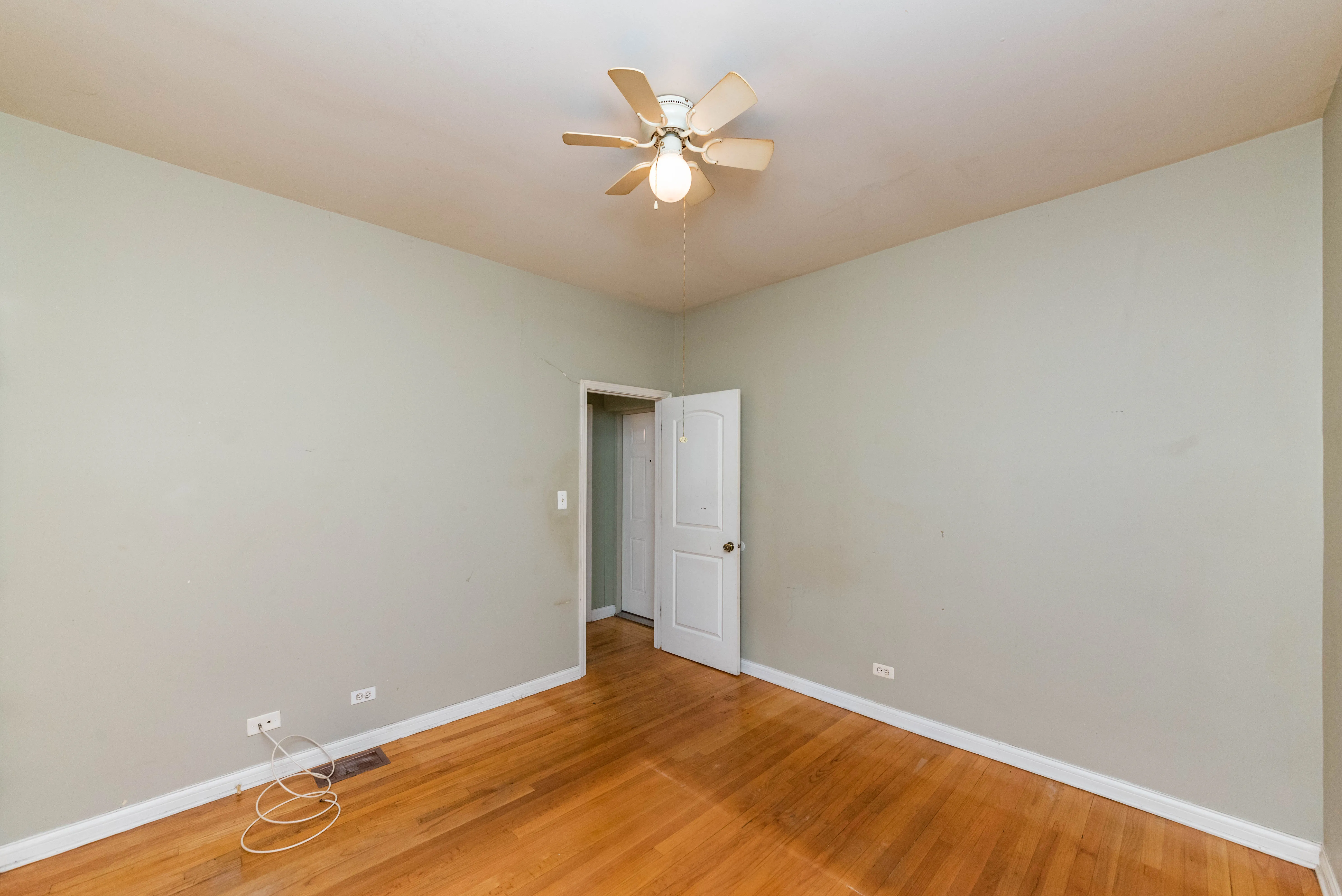 2812 E 76th St, ,  60649, USA 60649-unit#3-Chicago-IL