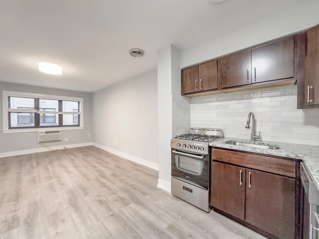 445 W Barry Ave, , 60657, USA 60657-unit#216-Chicago-IL