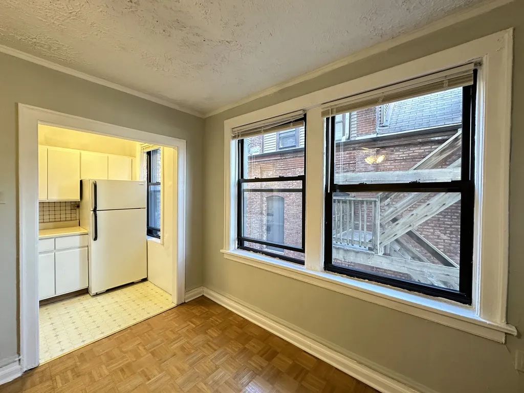 711 W Belmont Ave, , 60657, USA 60657-unit#306-Chicago-IL