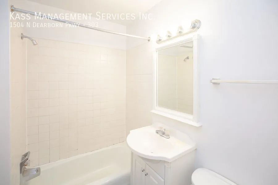 1504 N Dearborn Pkwy, , 60610, USA 60610-unit#303-Chicago-IL