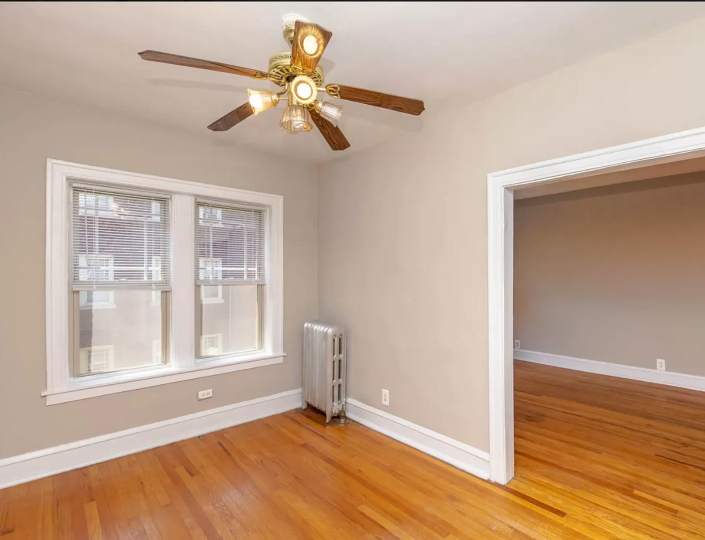 1329 W Touhy Ave, ,  60626, USA 60626-unit#2S-Chicago-IL