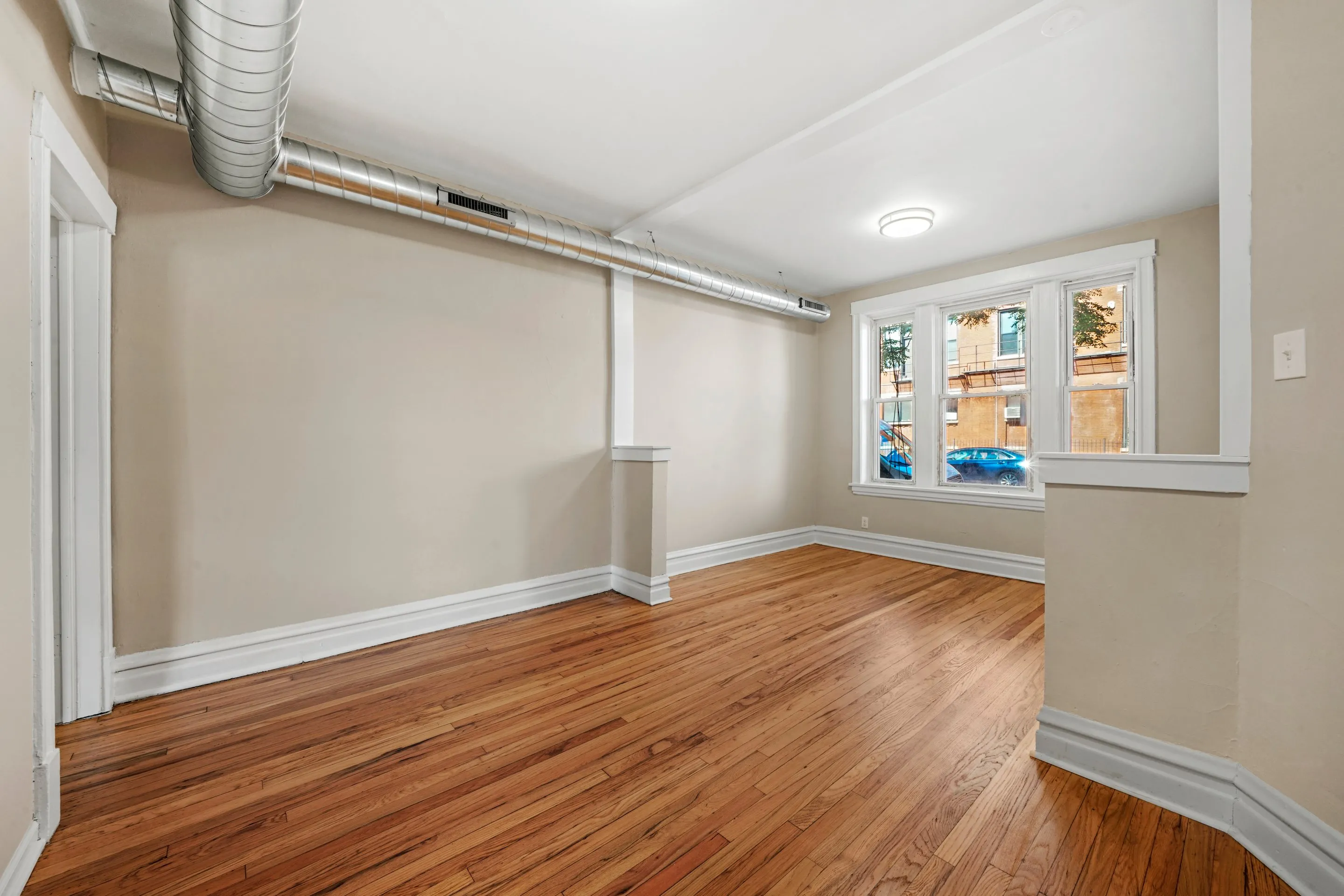 2253-57 S Oakley Apartments