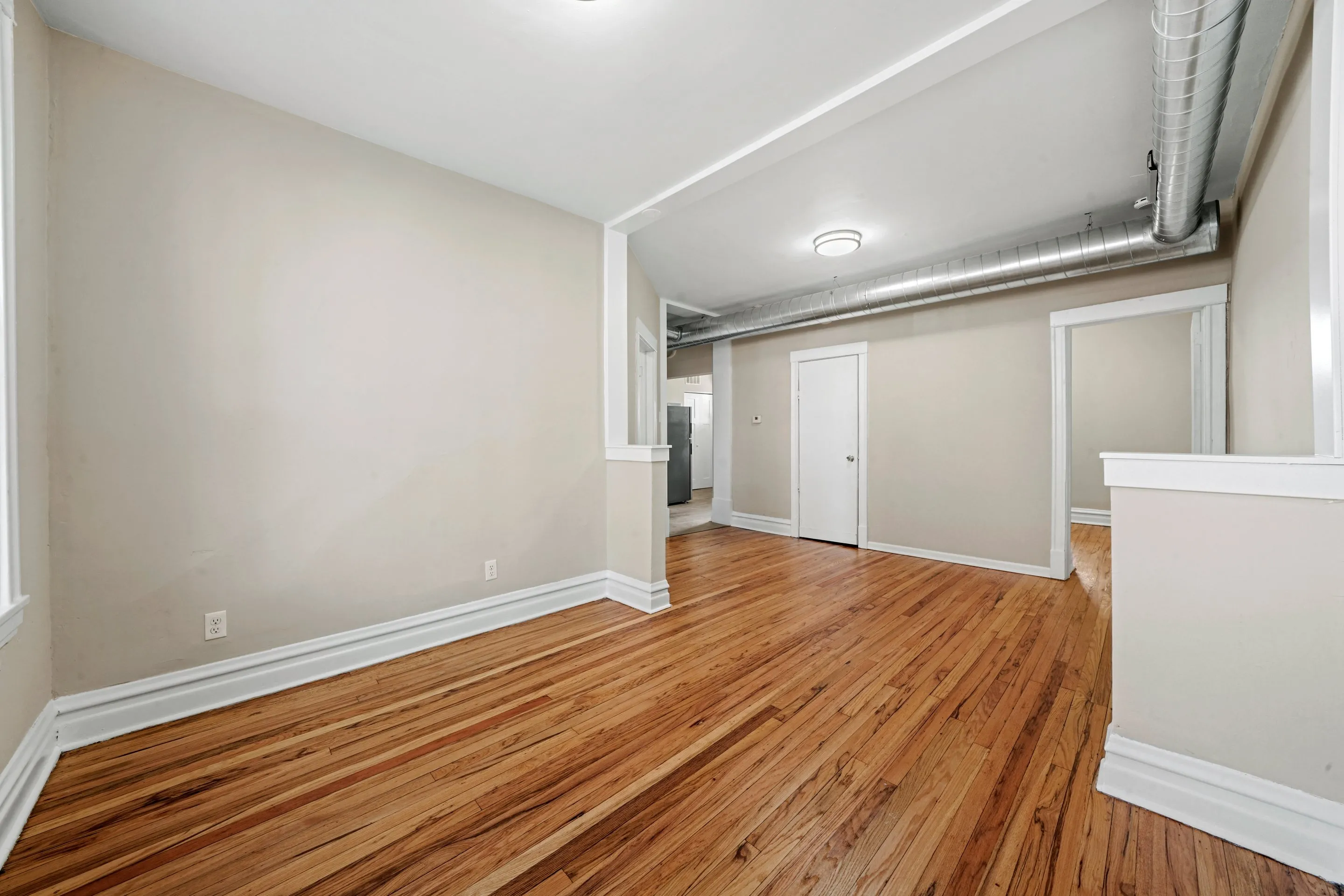 2253-57 S Oakley Apartments