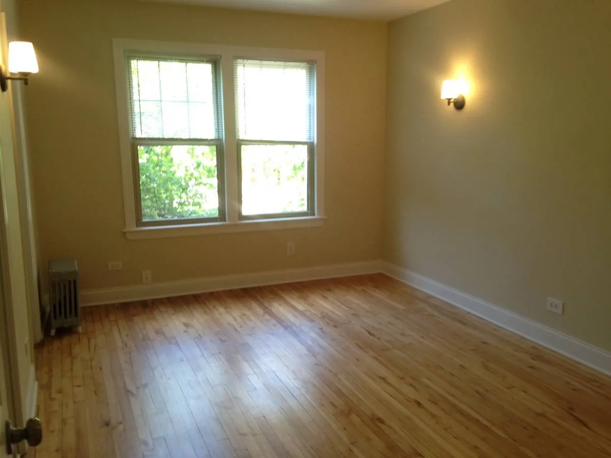 525 W. Cornelia / 520 W. Stratford Apartments