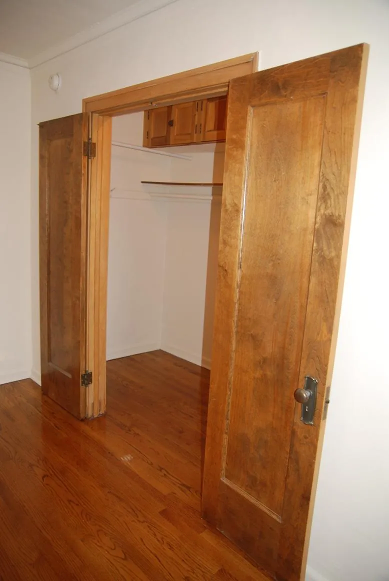 644 West Surf Apartments