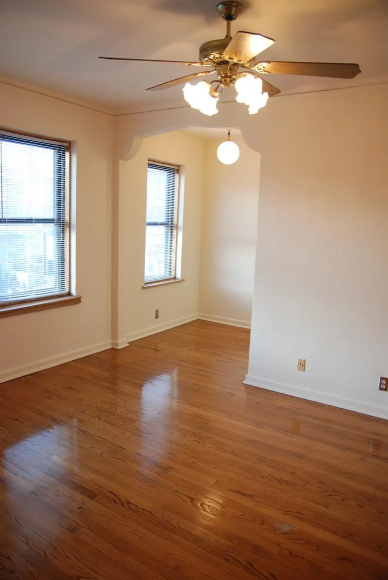 644 West Surf Apartments