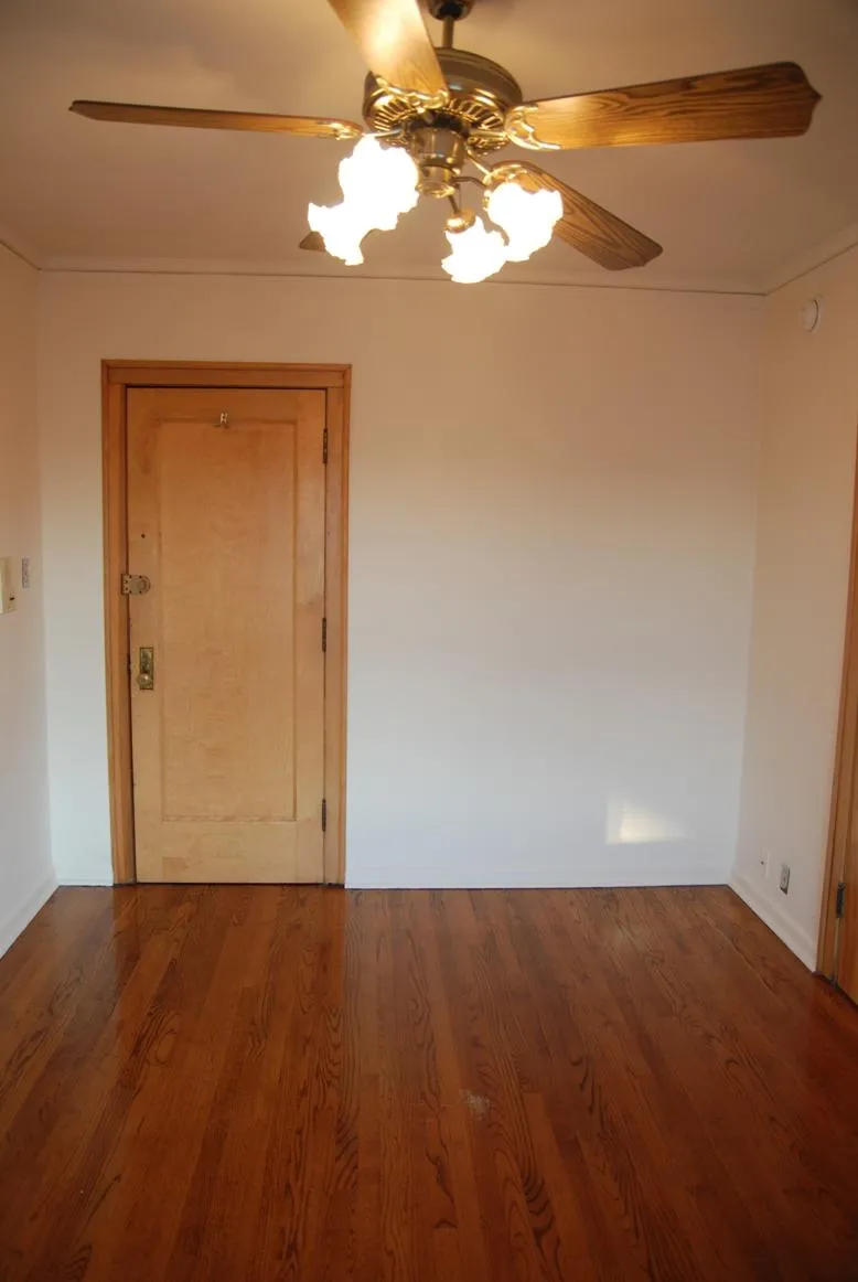 644 West Surf Apartments