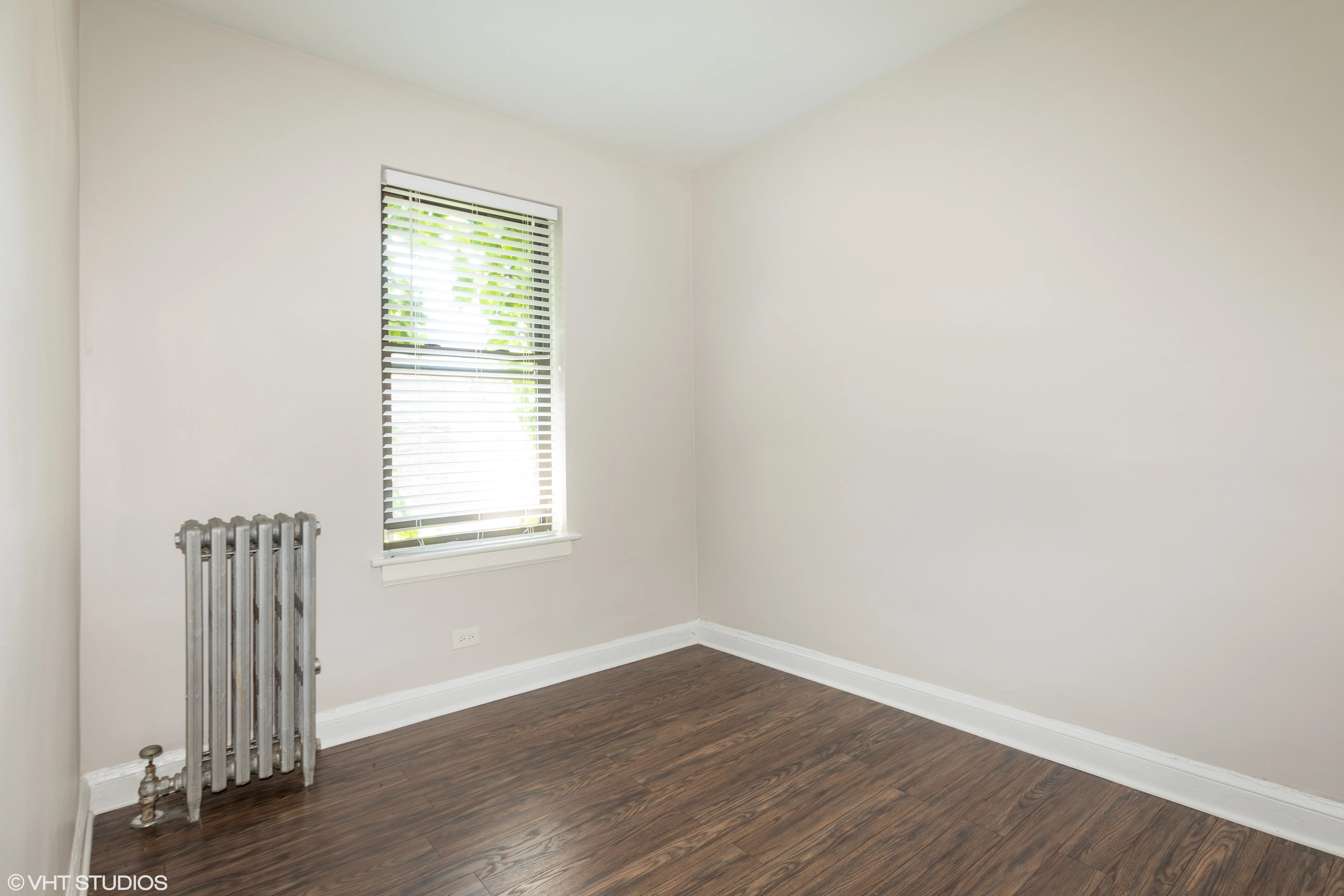 Ivy Dickens Apartments