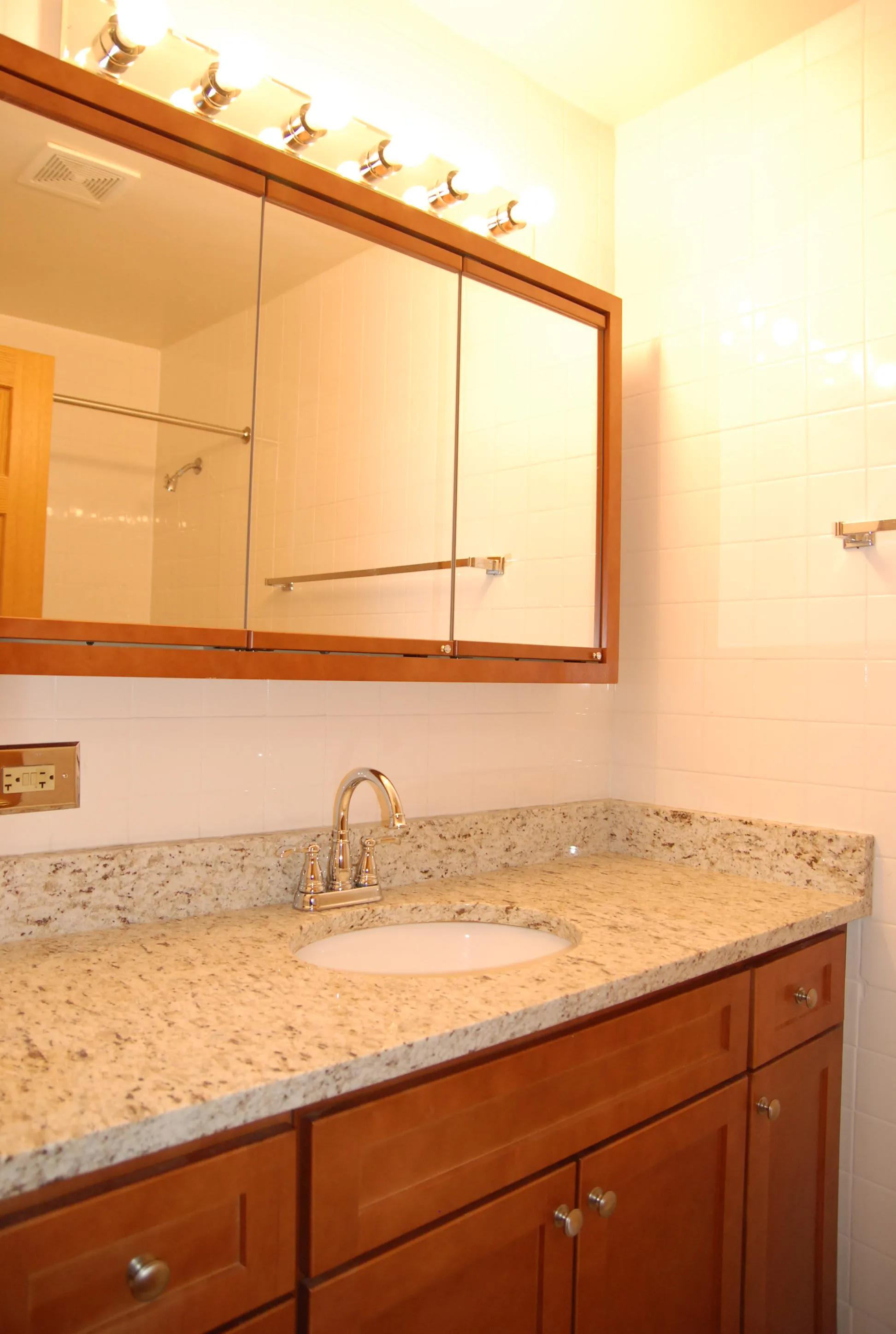 620 West Belmont Apartments