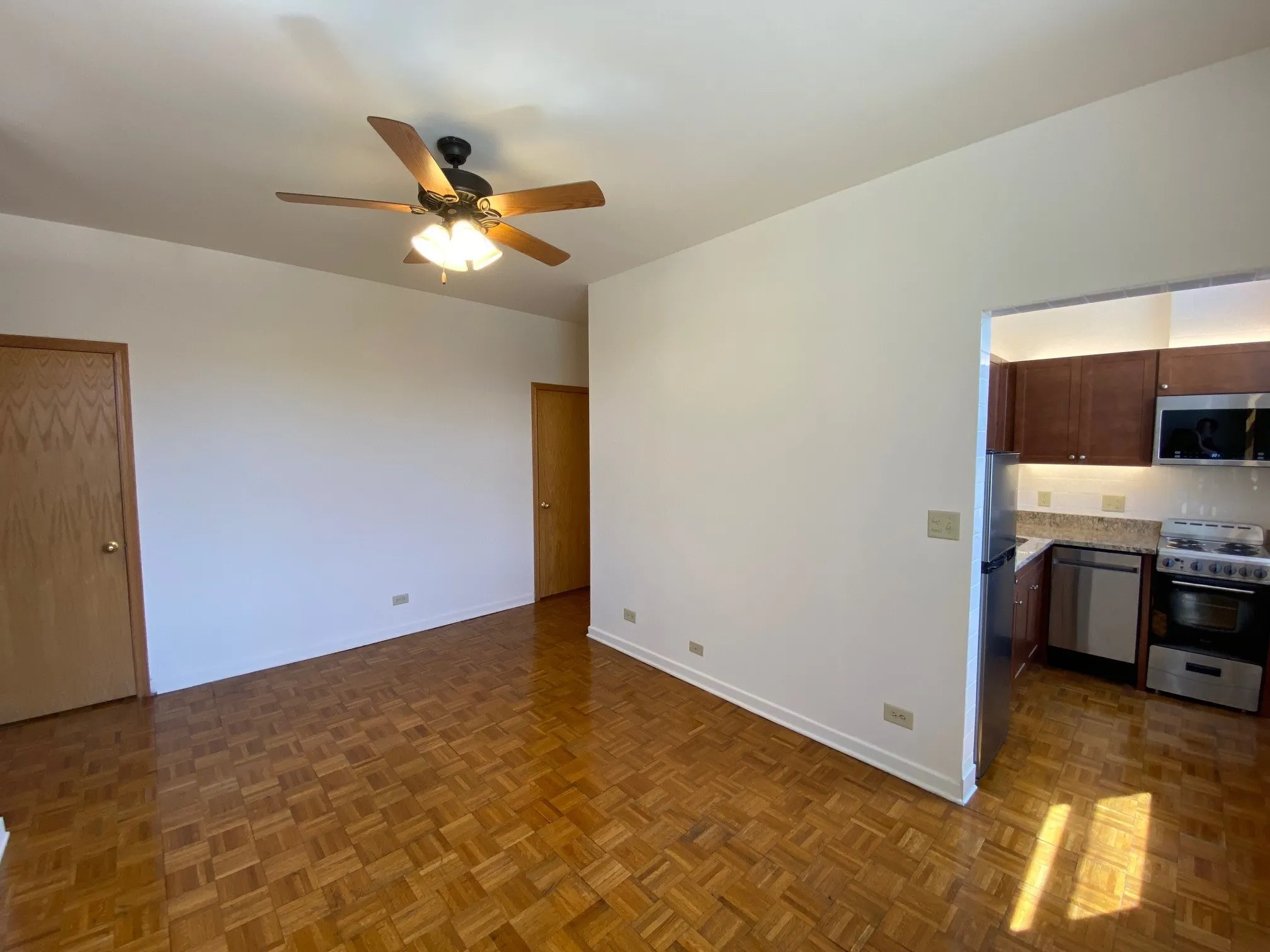 620 West Belmont Apartments