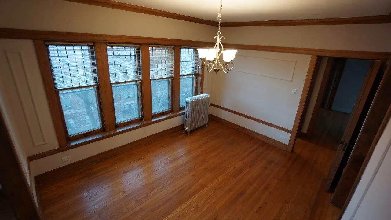 1301 W. Roscoe Street Apartments