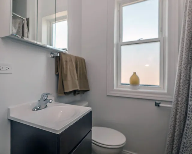 1246 West Pratt Apartments