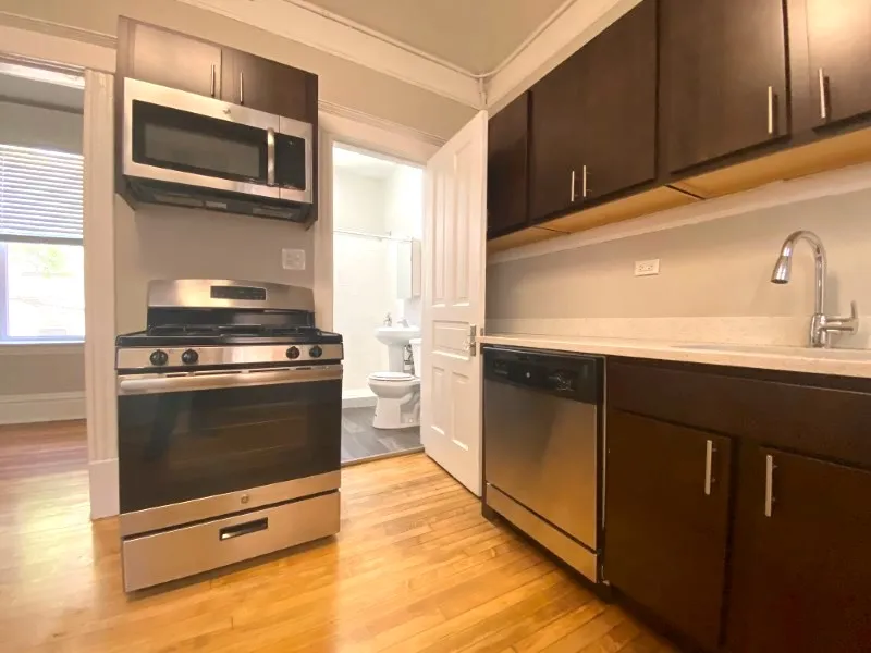 1824 North Paulina Apartments