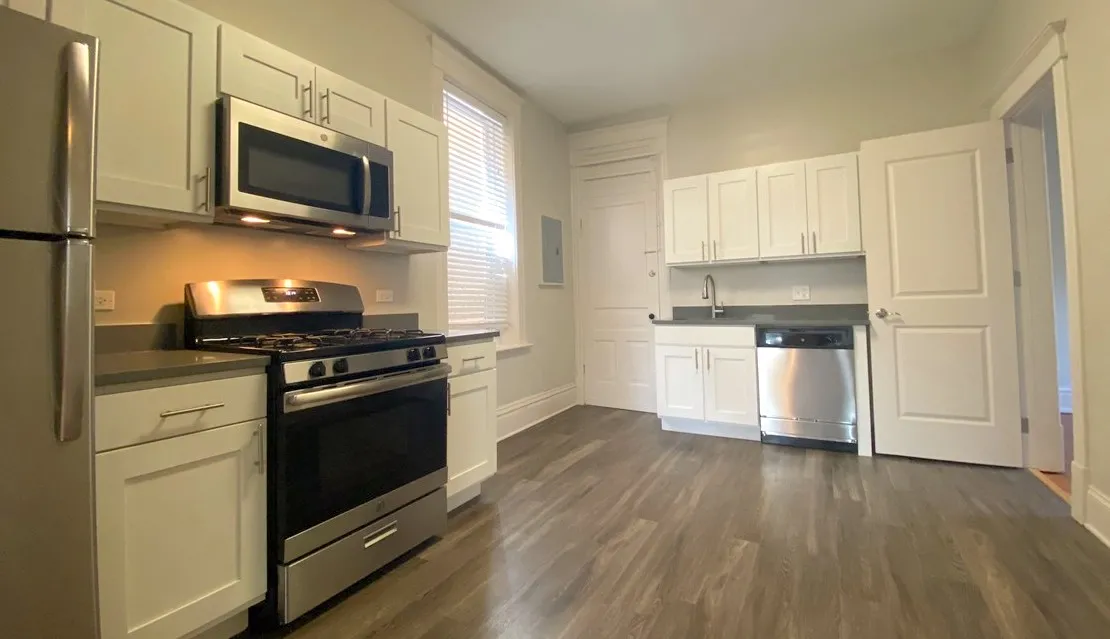 1824 North Paulina Apartments