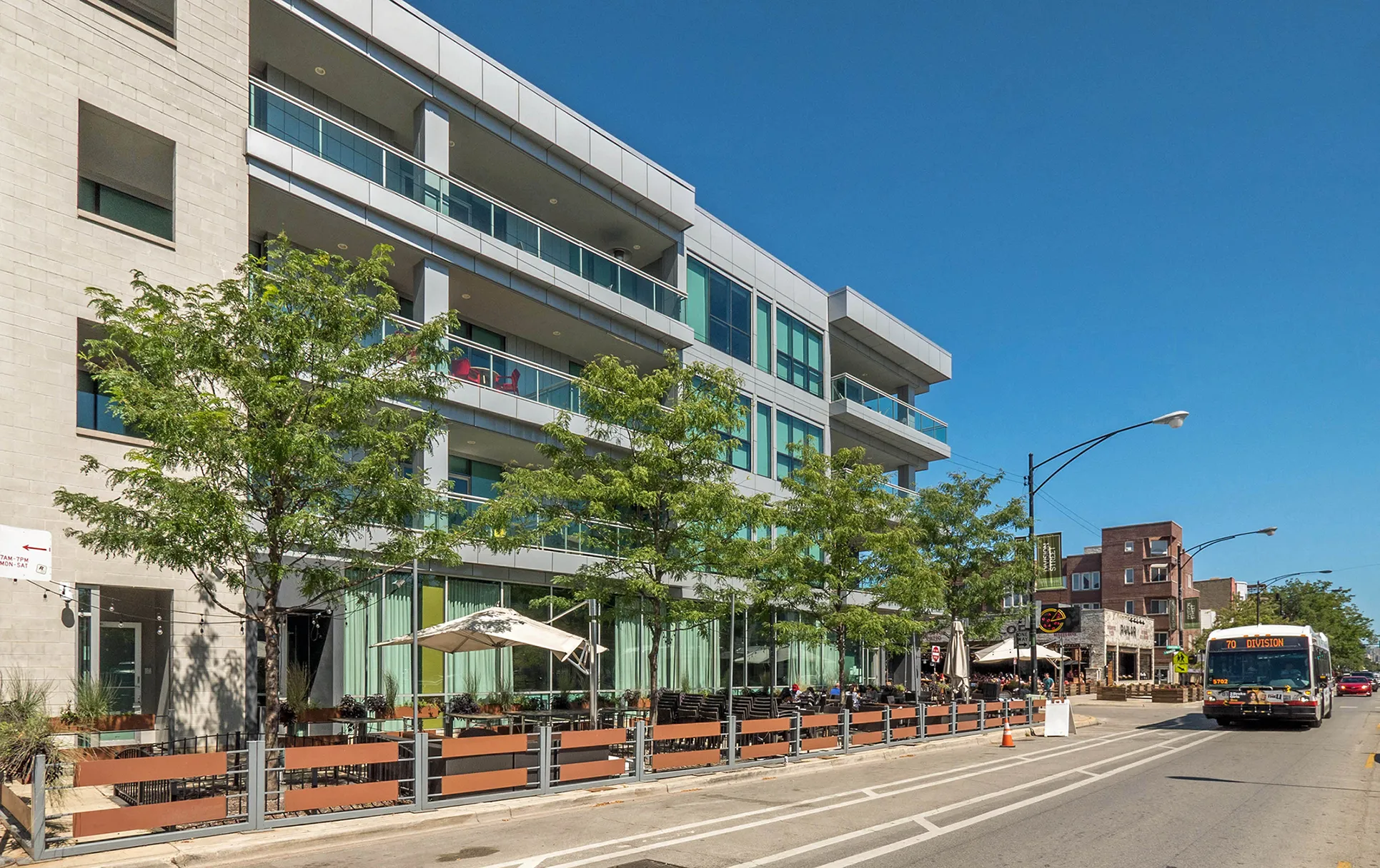 1846 West Division Apartments