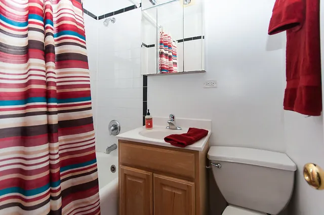 517 W. Oakdale Apartments