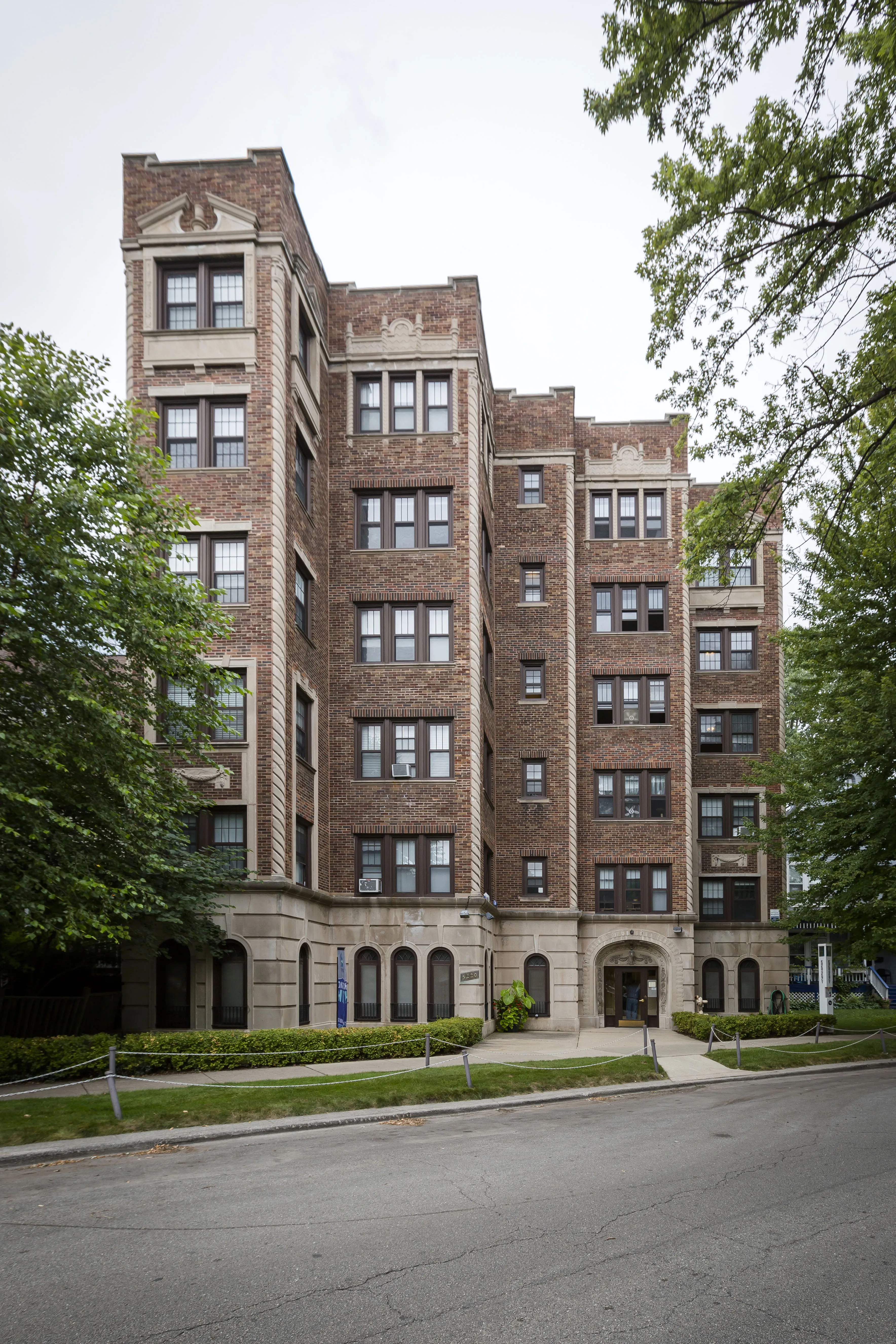 Ivy at Kenwood Apartments