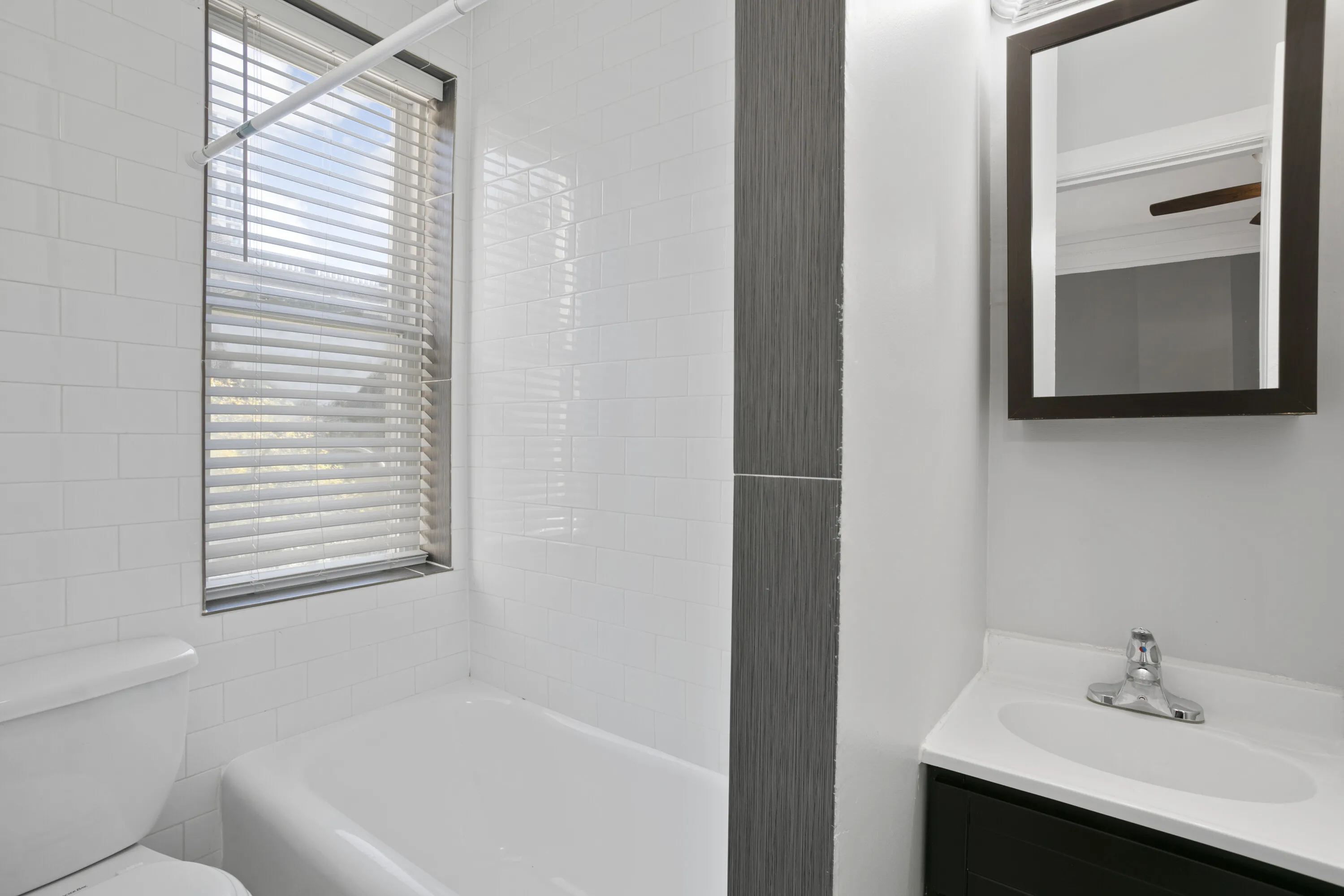 The Kenmore on Edgewater Apartments