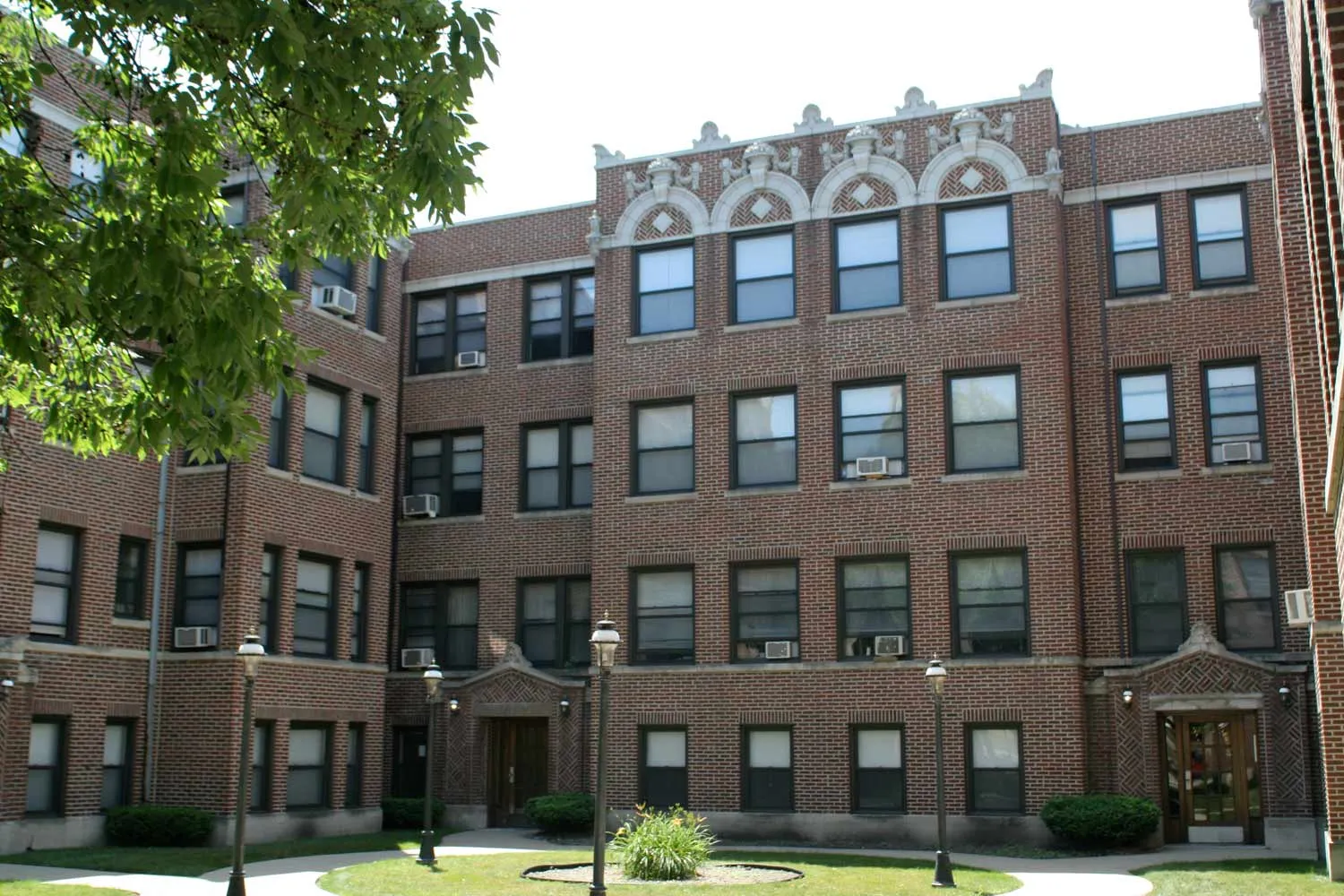 1101 E Hyde Park Apartments