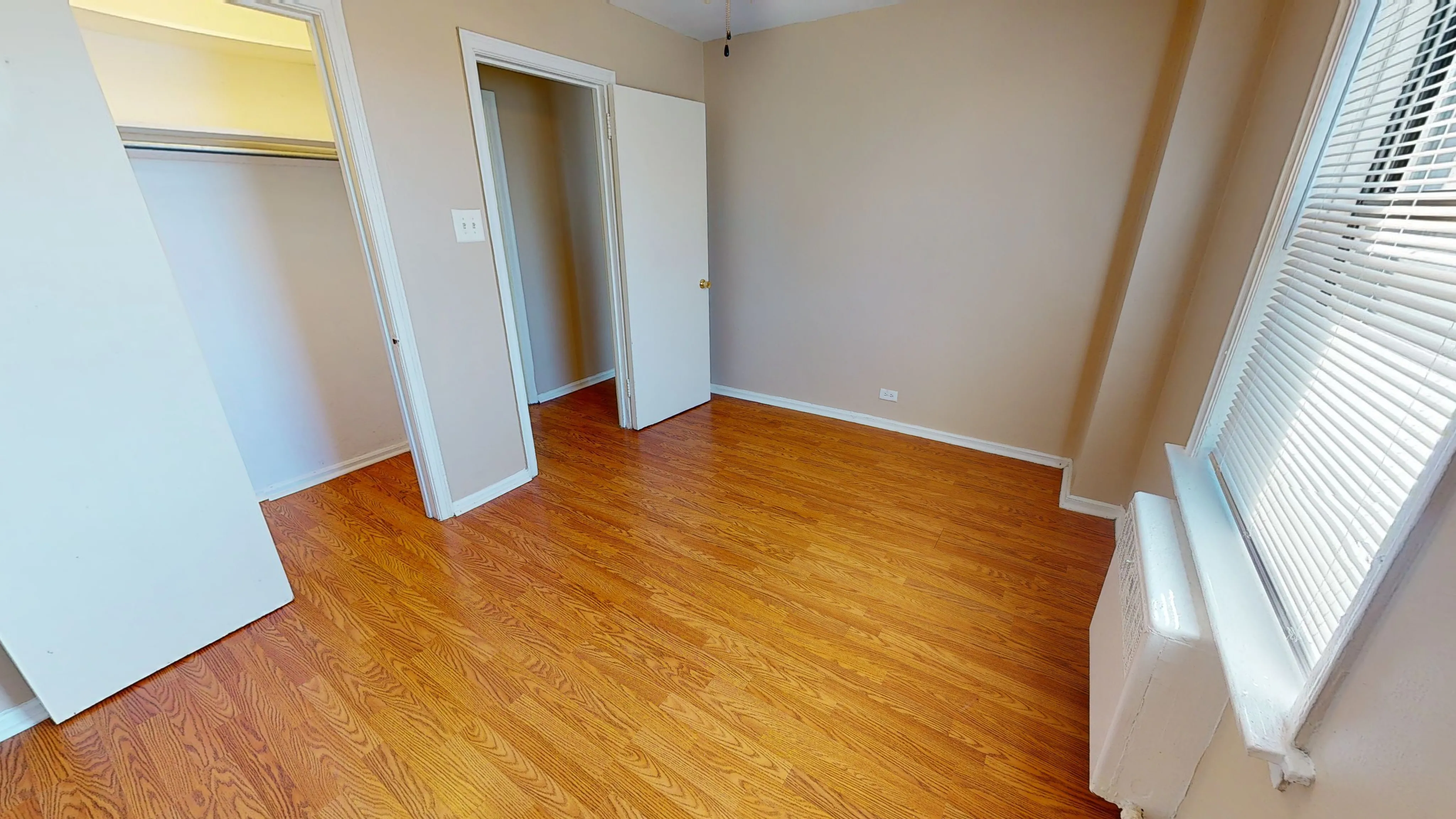 4717 North Winthrop Apartments