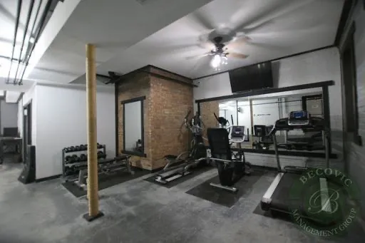 Edgewater Gardens Apartments 