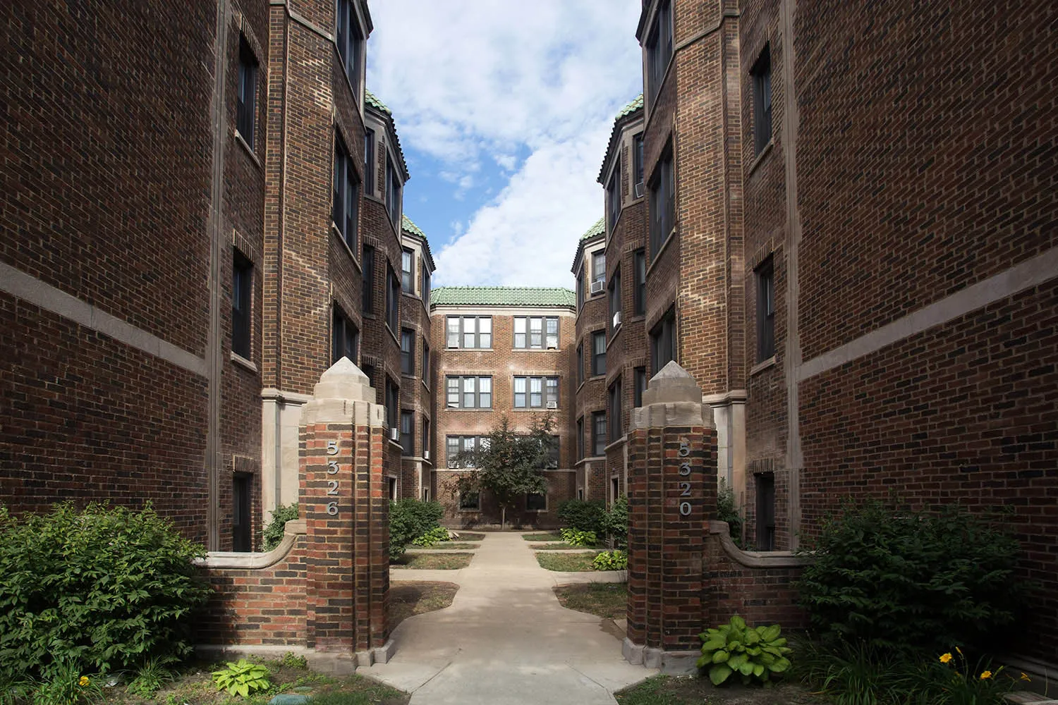 5320 South Drexel Apartments