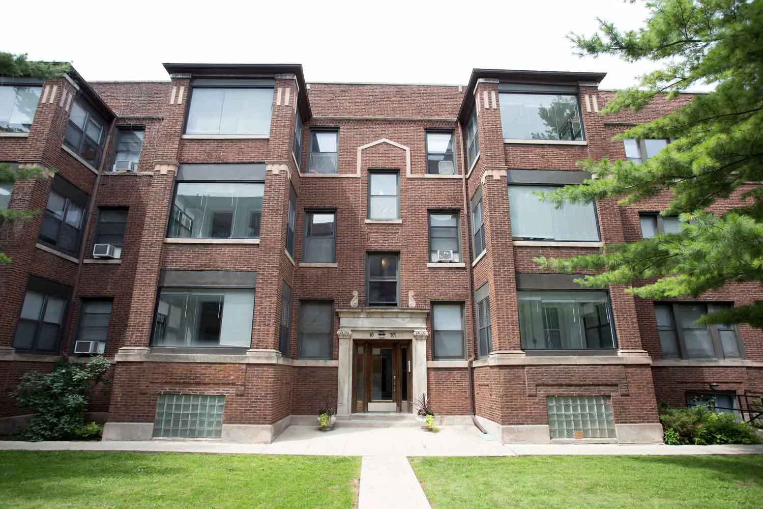 5416 South Woodlawn Apartments